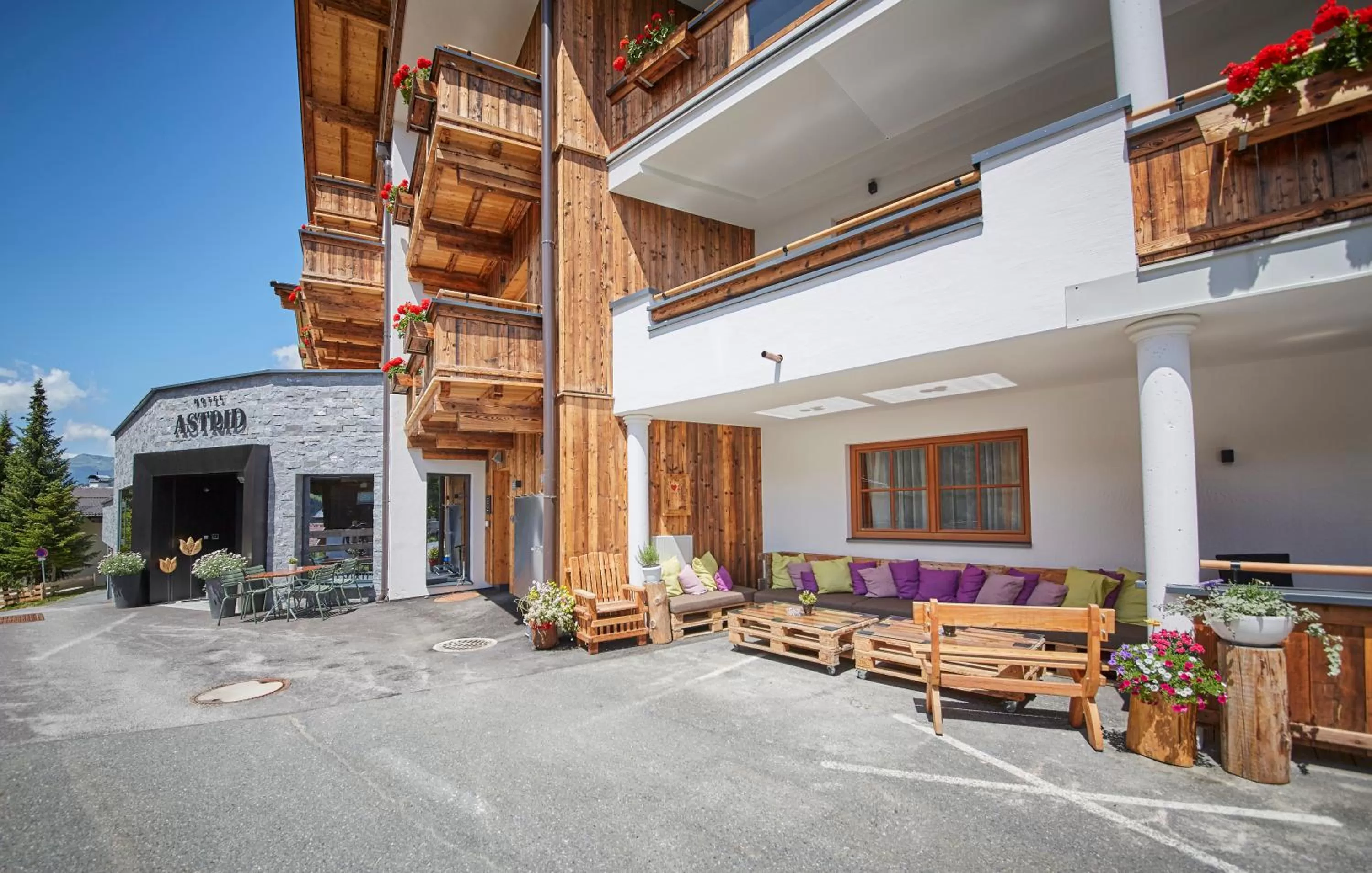 Property building in Hotel Astrid - Ski In - Ski Out
