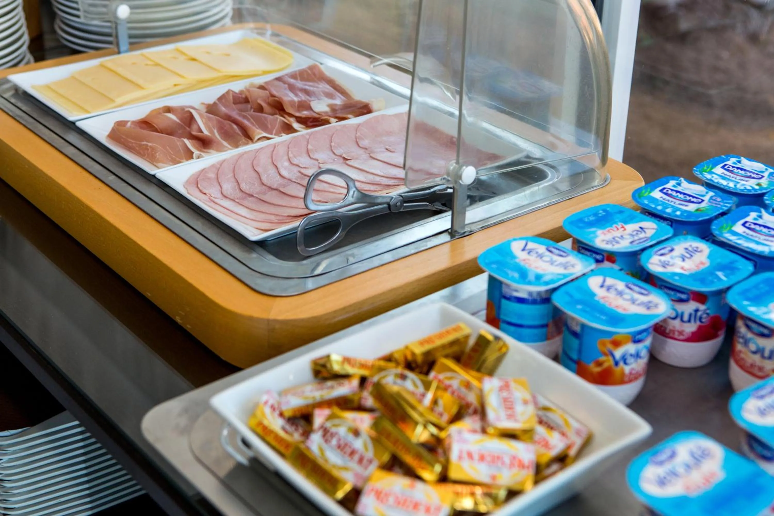 Restaurant/places to eat in Hotel Cesario