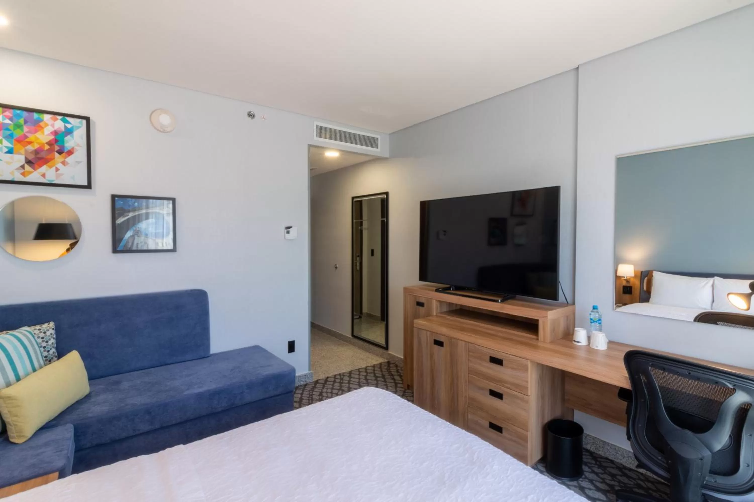 TV and multimedia, Bed in Hampton by Hilton Aguascalientes Downtown
