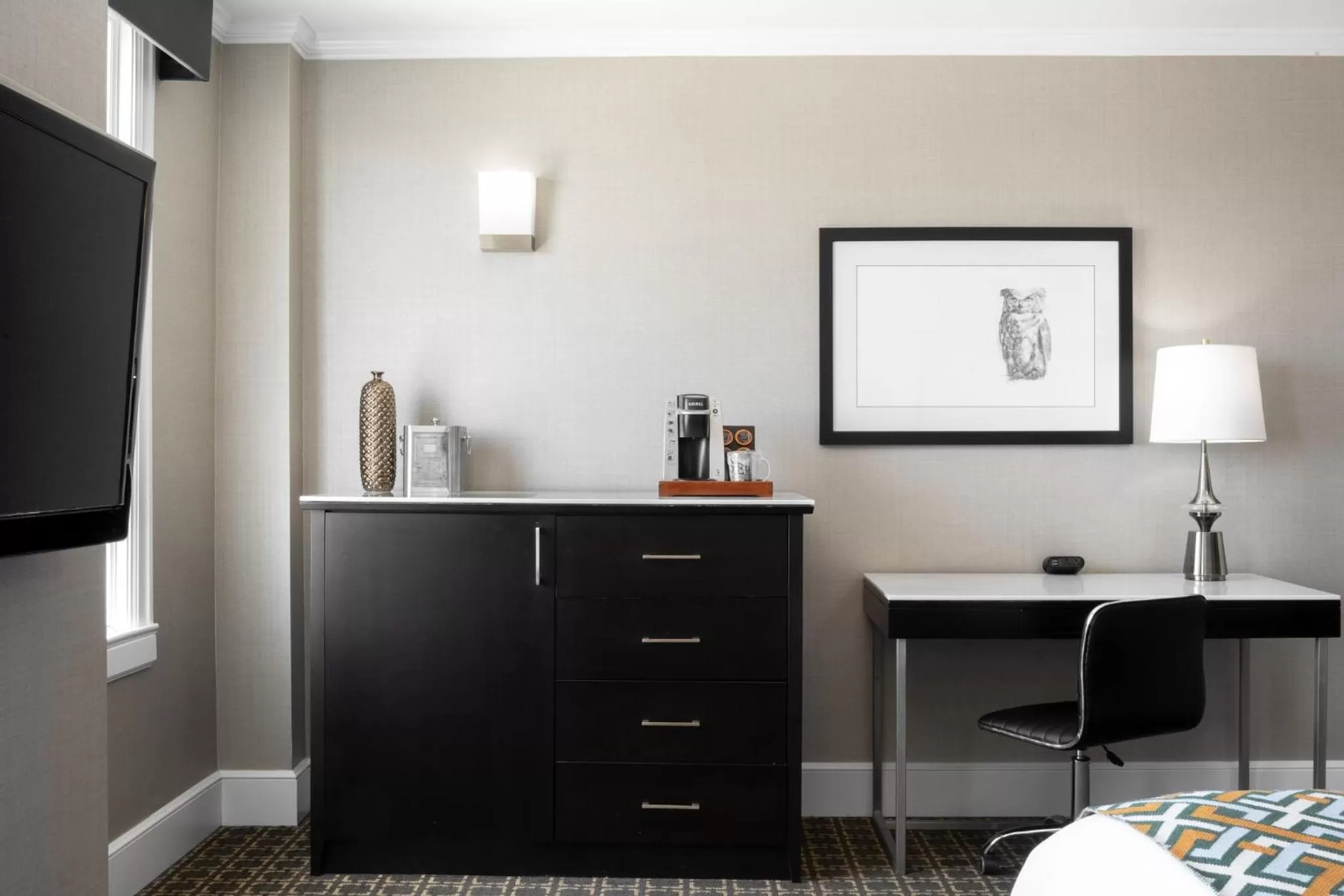 Photo of the whole room in voco The Tiger Hotel, Columbia, MO by IHG