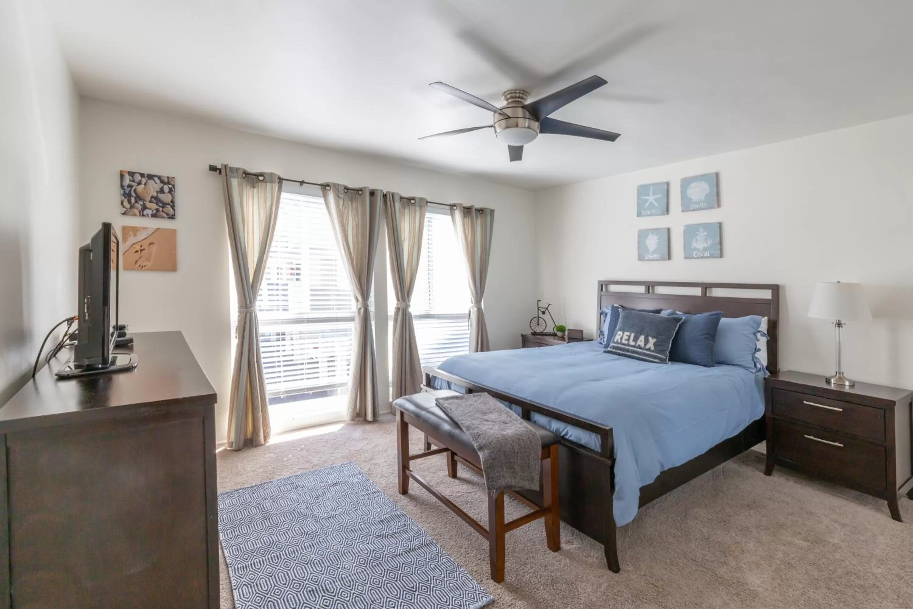 Bed in Beachwalk Villas