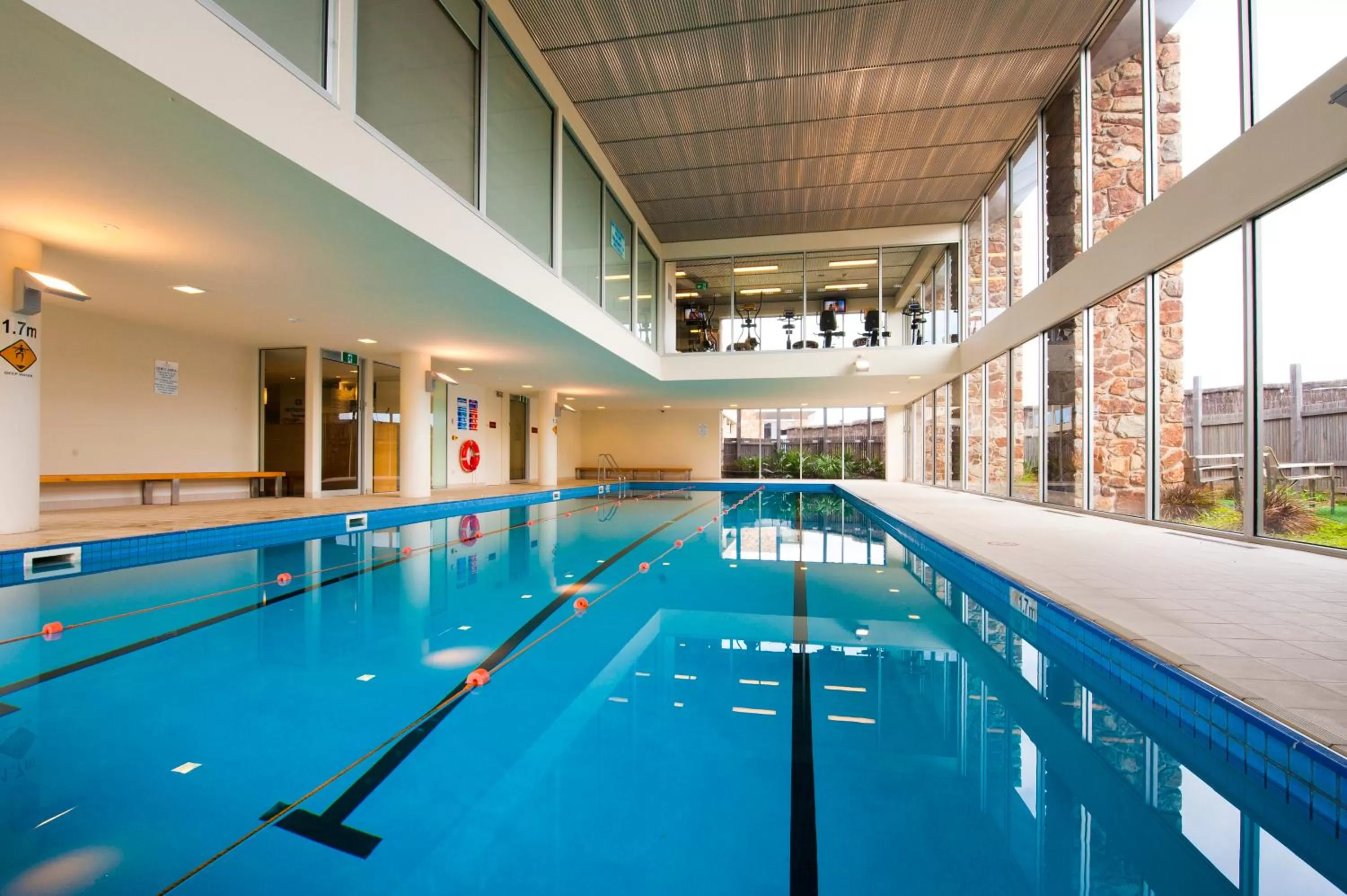 Swimming pool in Wyndham Resort Torquay