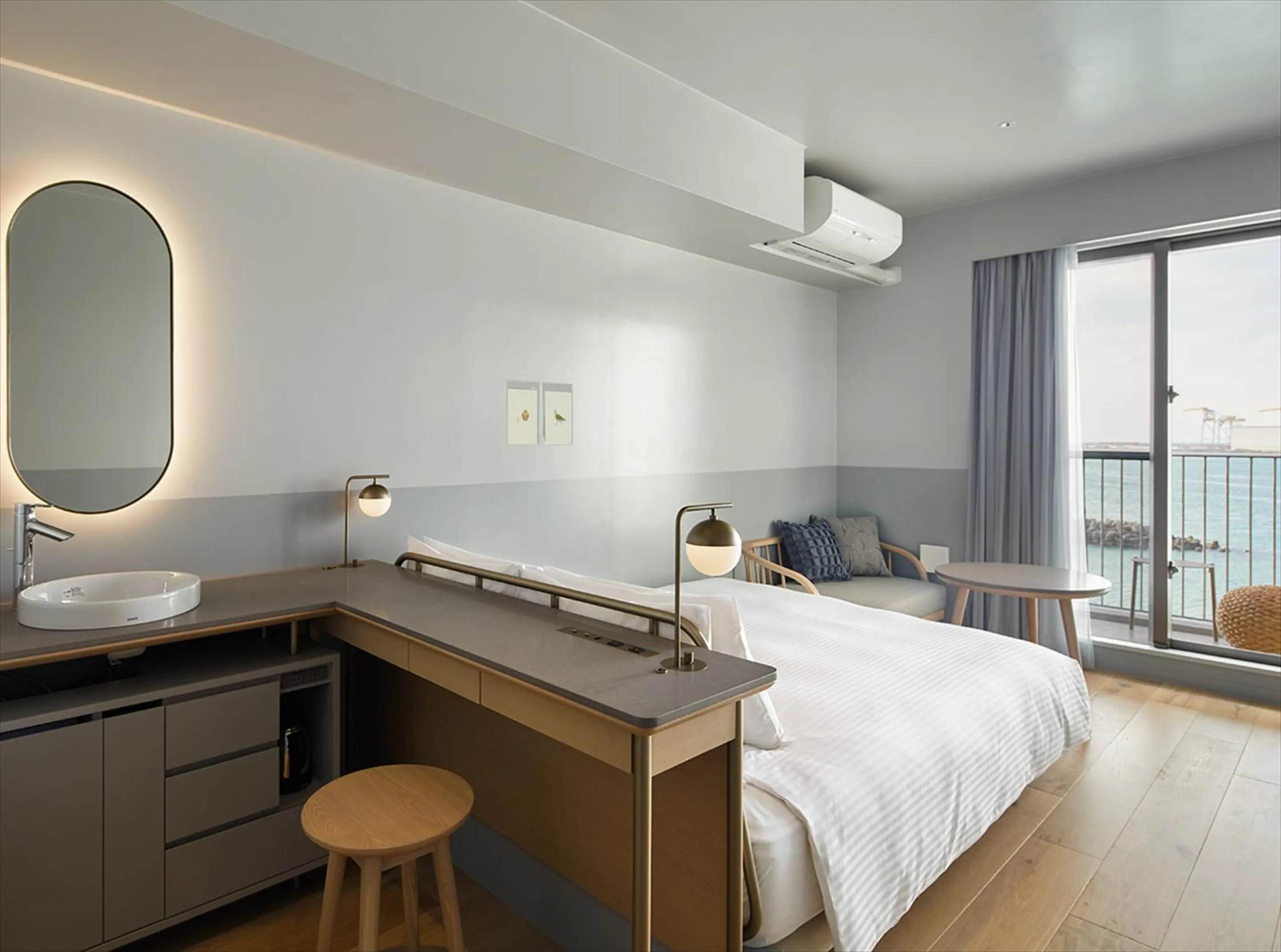 Bedroom, Bed in HOTEL ANTEROOM NAHA