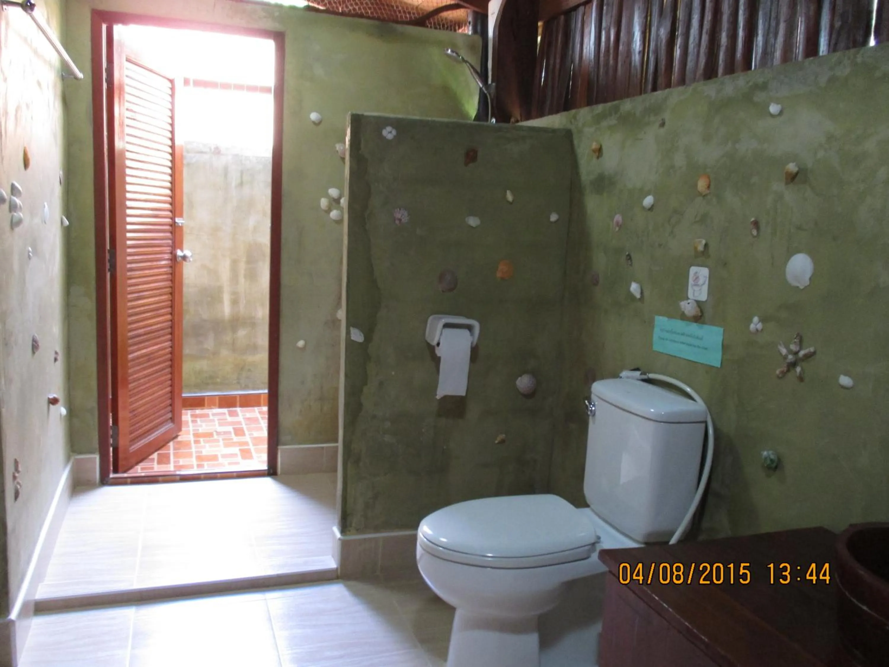 Toilet in Lipa Bay Resort