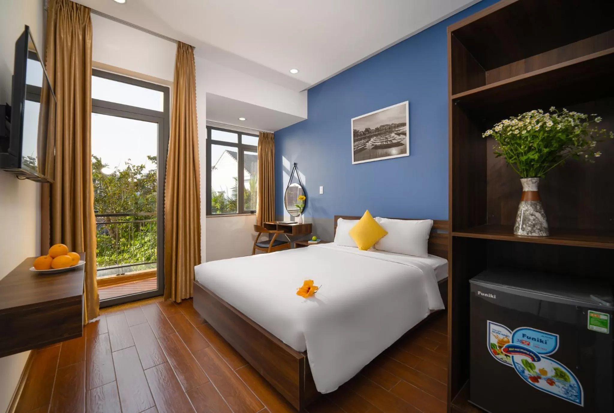 Queen Room with Balcony in Flower Villa - STAY 24H