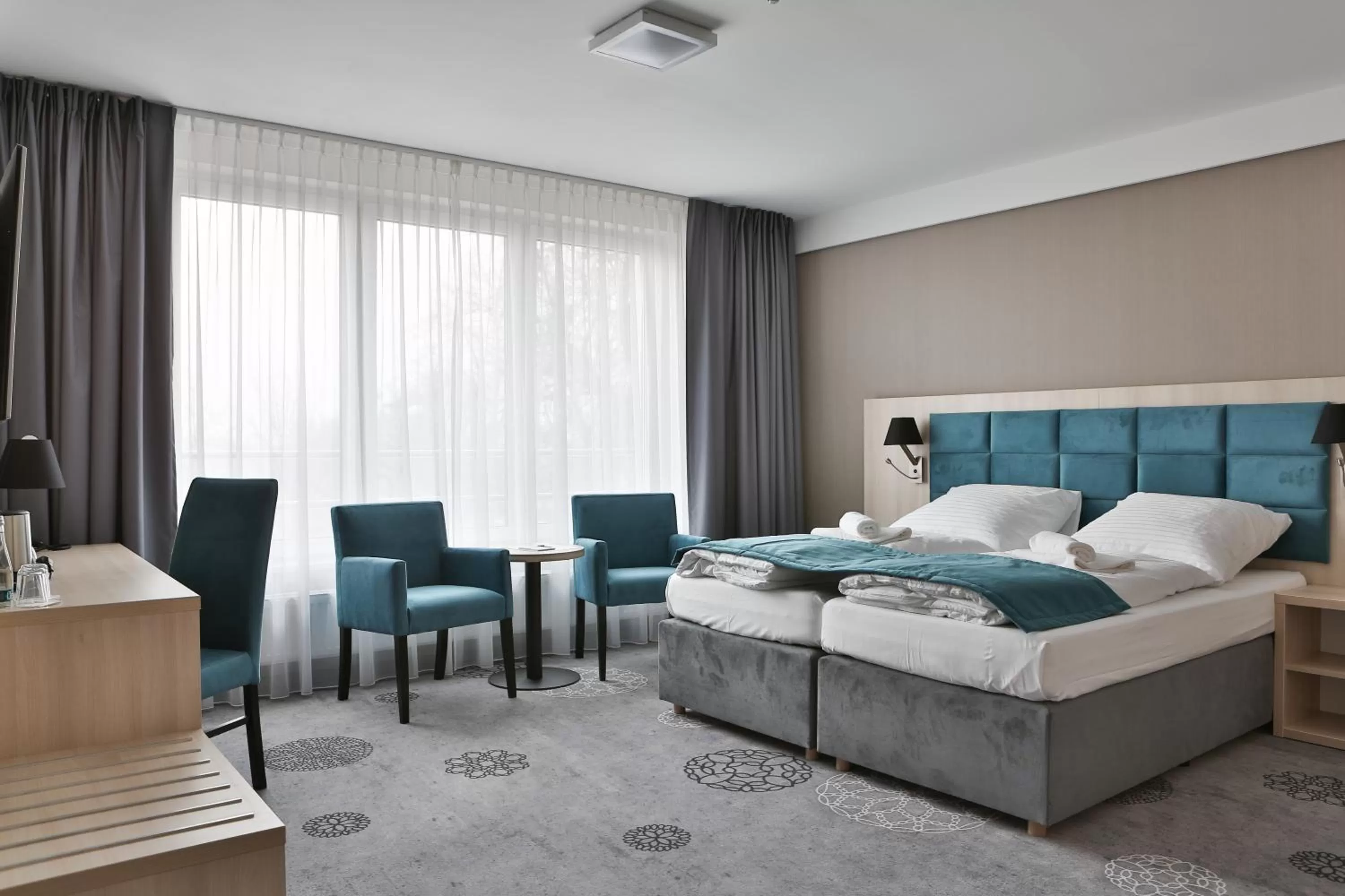 Photo of the whole room, Bed in Hotel Lantier & Swimming Pool Zone