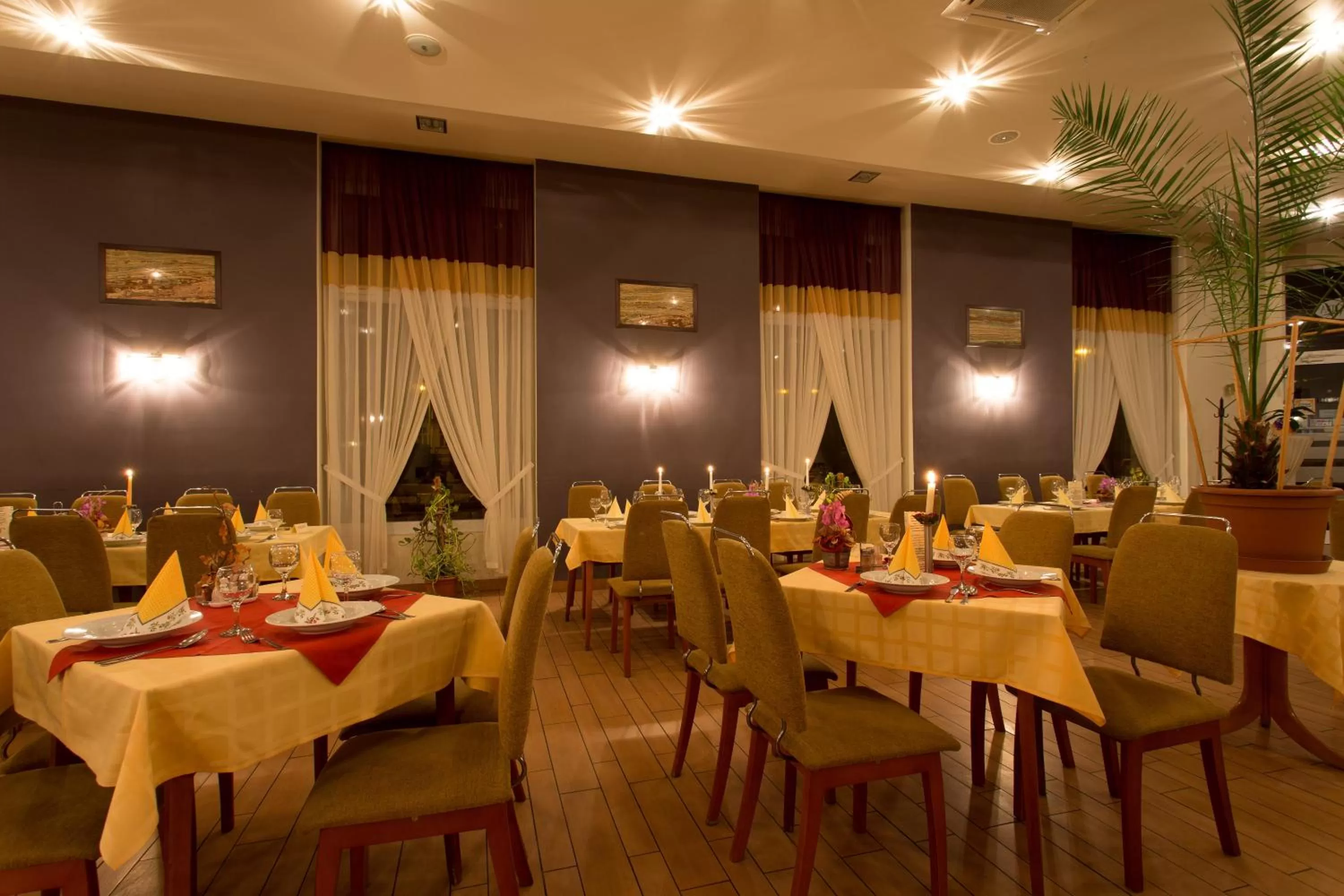 Dining area in Körös Panzió és Étterem