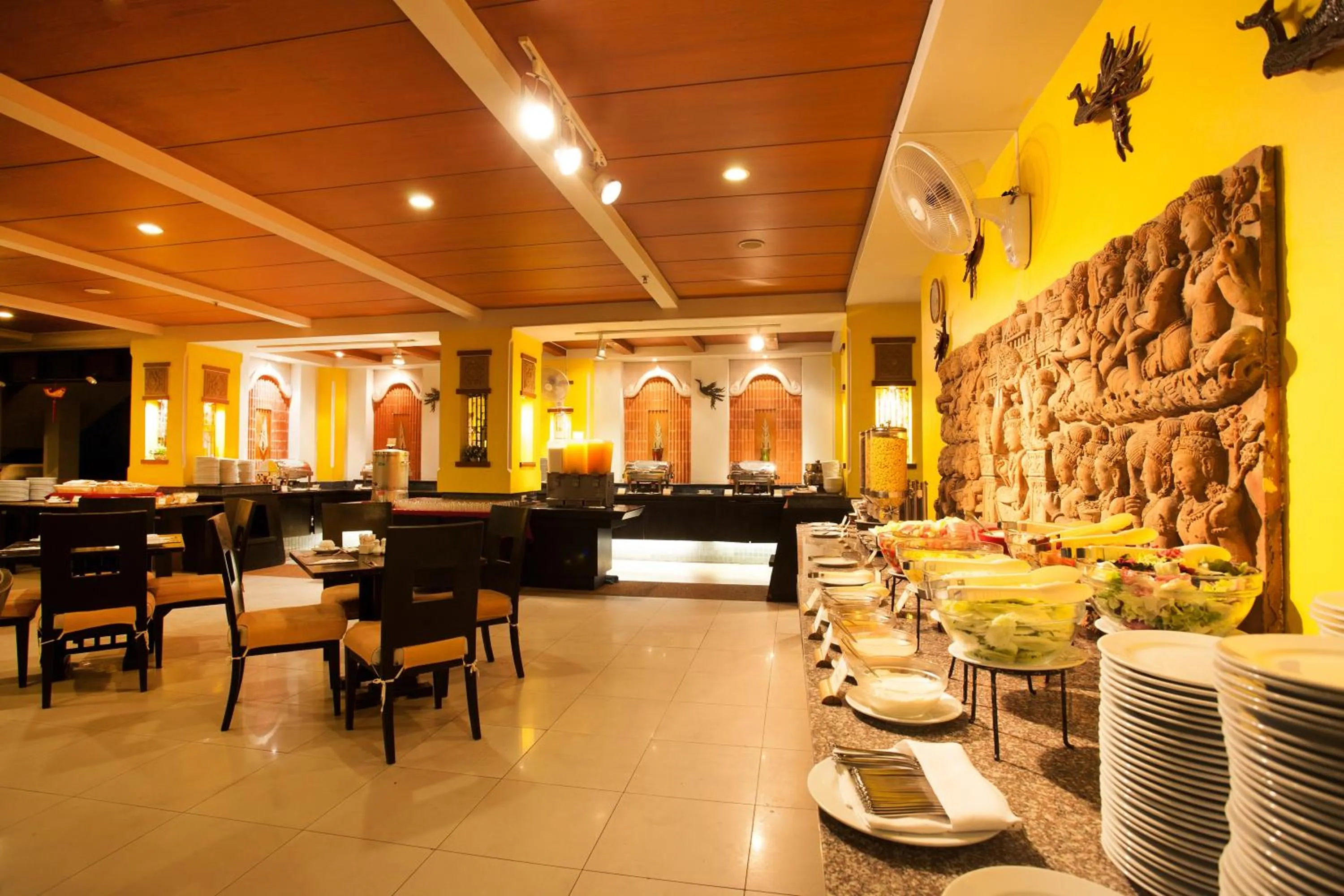 Restaurant/places to eat in Woraburi Phuket Resort & Spa - SHA Plus