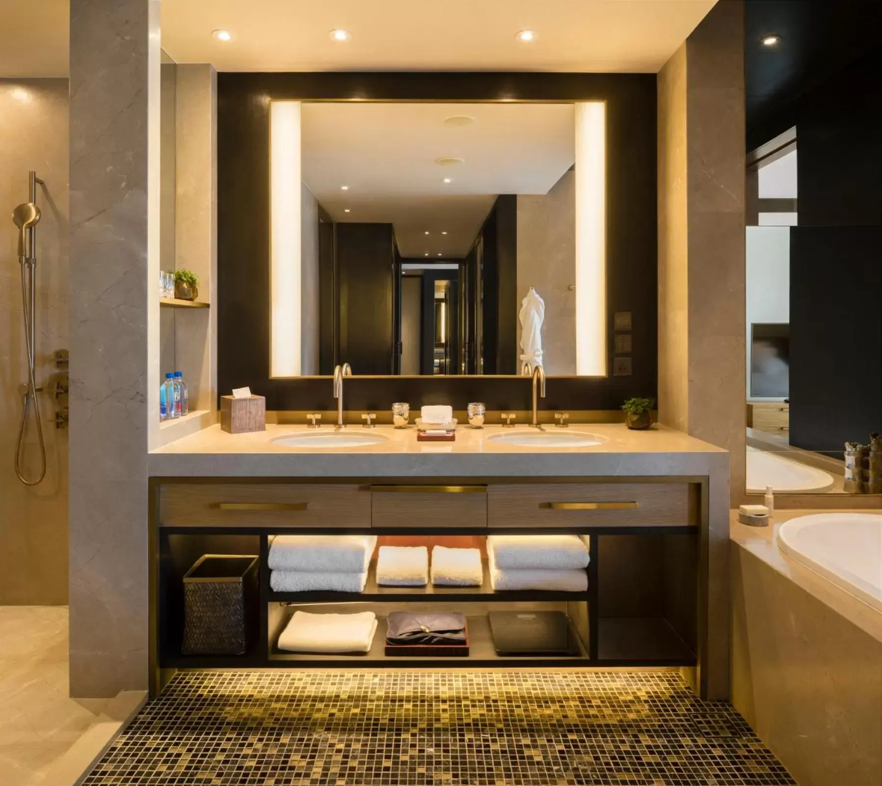 Romduol Suite Twin in Rosewood Phnom Penh Romduol Suite Twin in Rosewood Phnom Penh