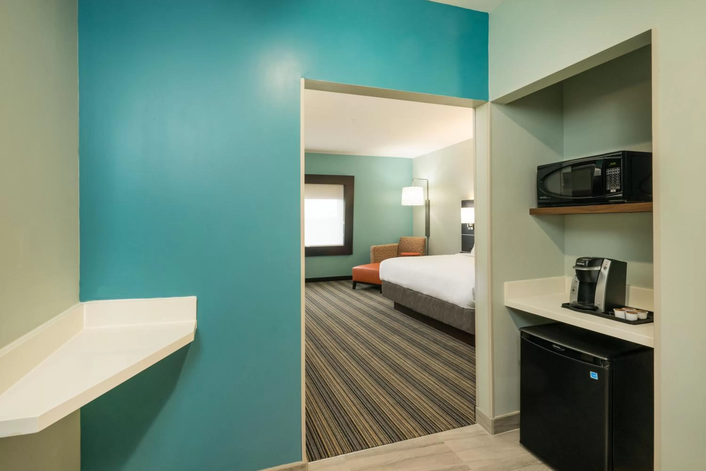 Photo of the whole room, Bed in Holiday Inn Express & Suites Greenville SE - Simpsonville by IHG