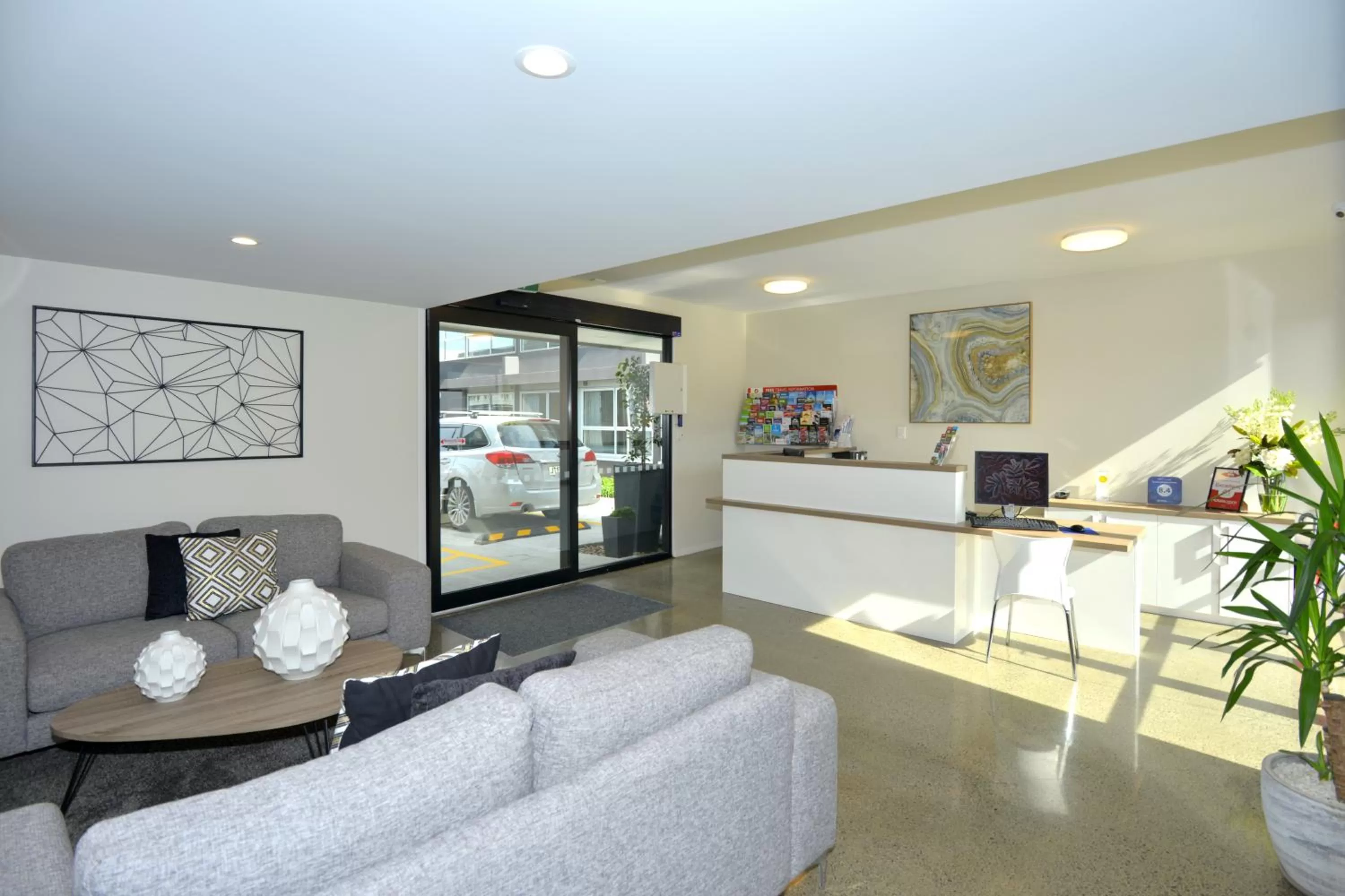 Lobby or reception in Southwark Hotel & Apartments