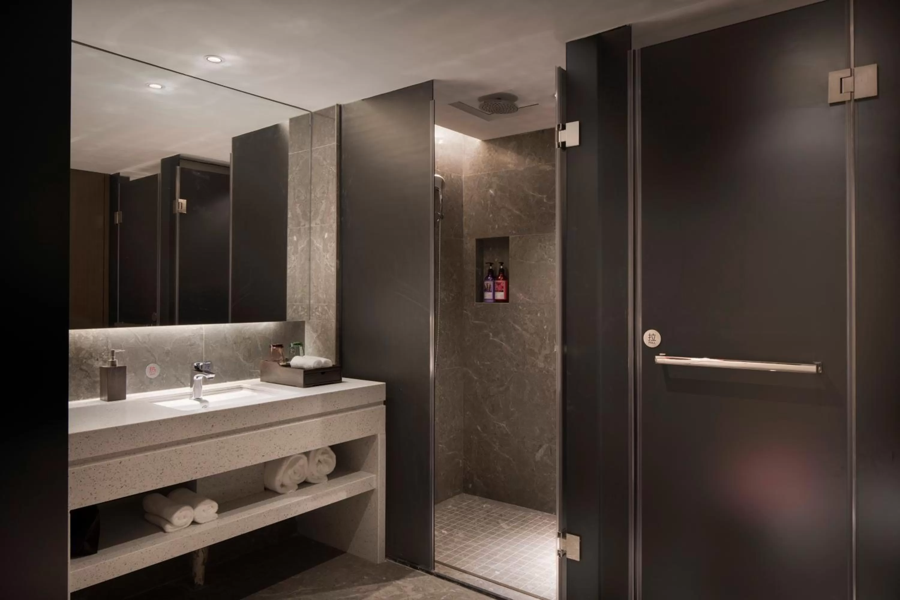 Shower in Paco Hotel Dongpu Guanghzou -Free Shuttle Bus for Canton Fair