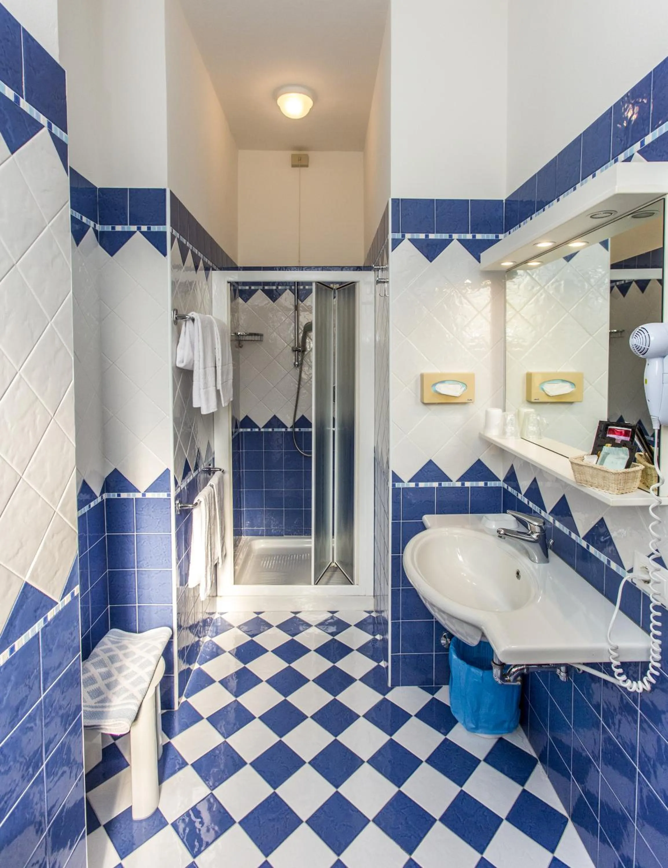 Shower in Hotel Touring