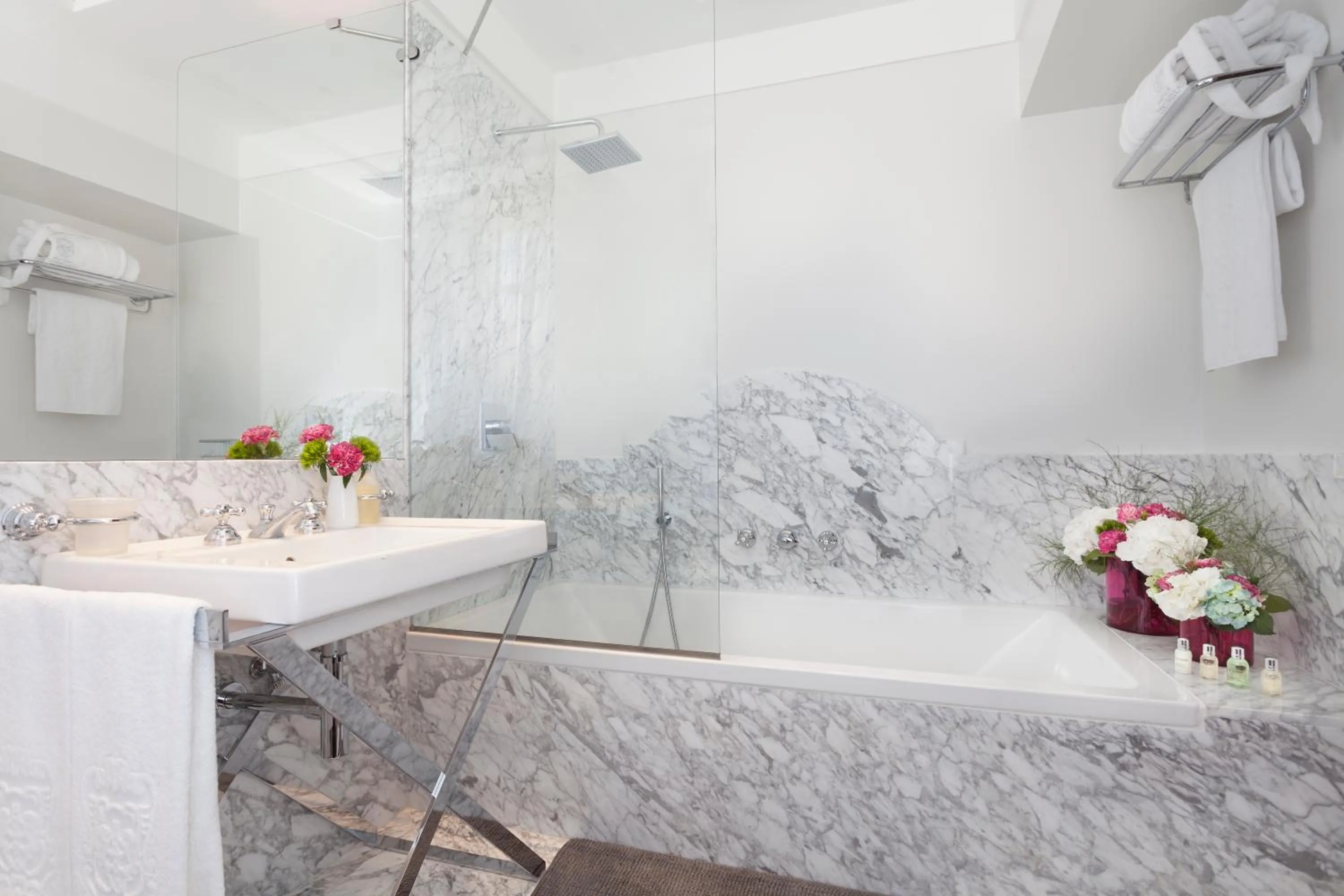 Bathroom in Grand Hotel Cocumella