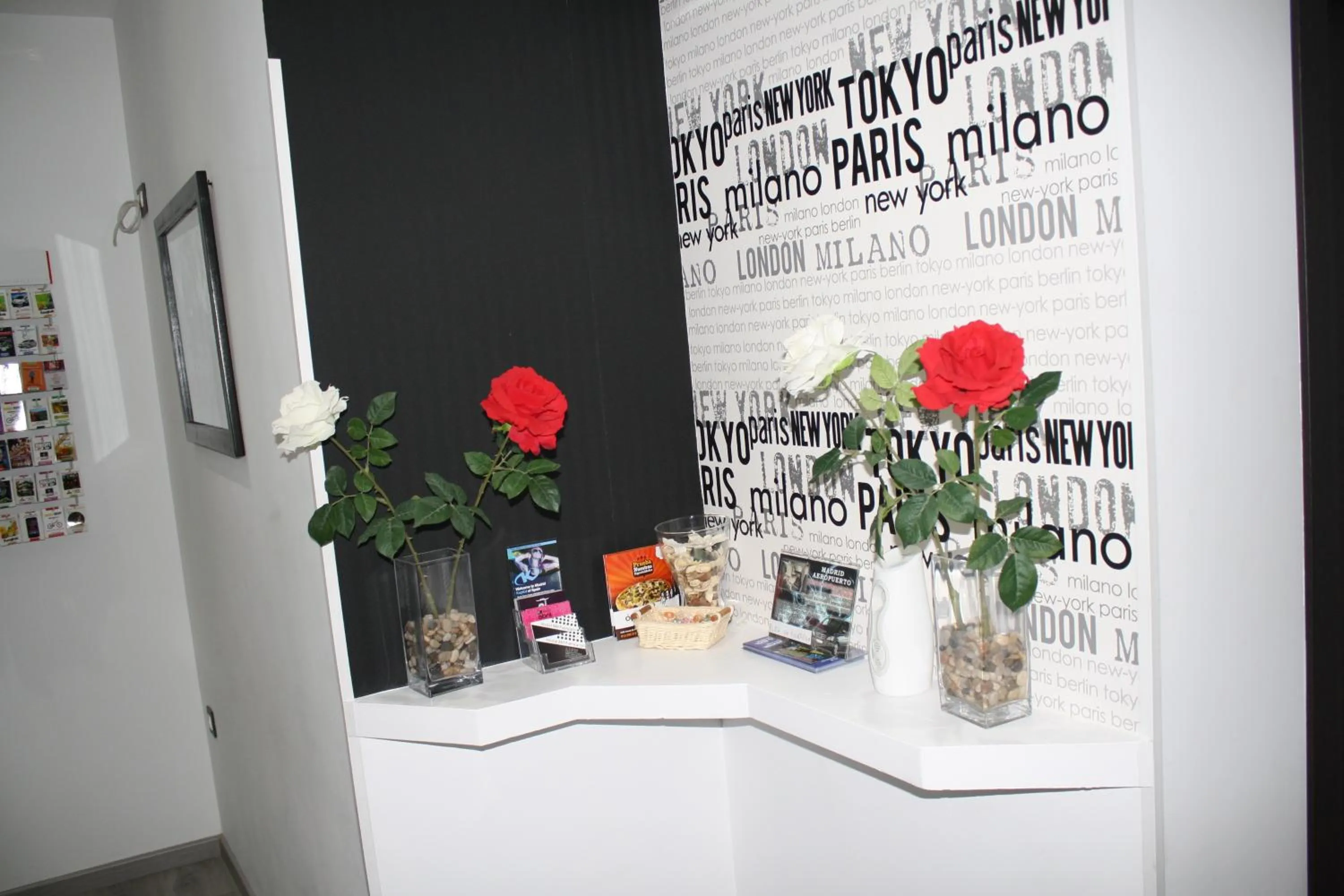 Lobby or reception in Hostal MH Fuencarral