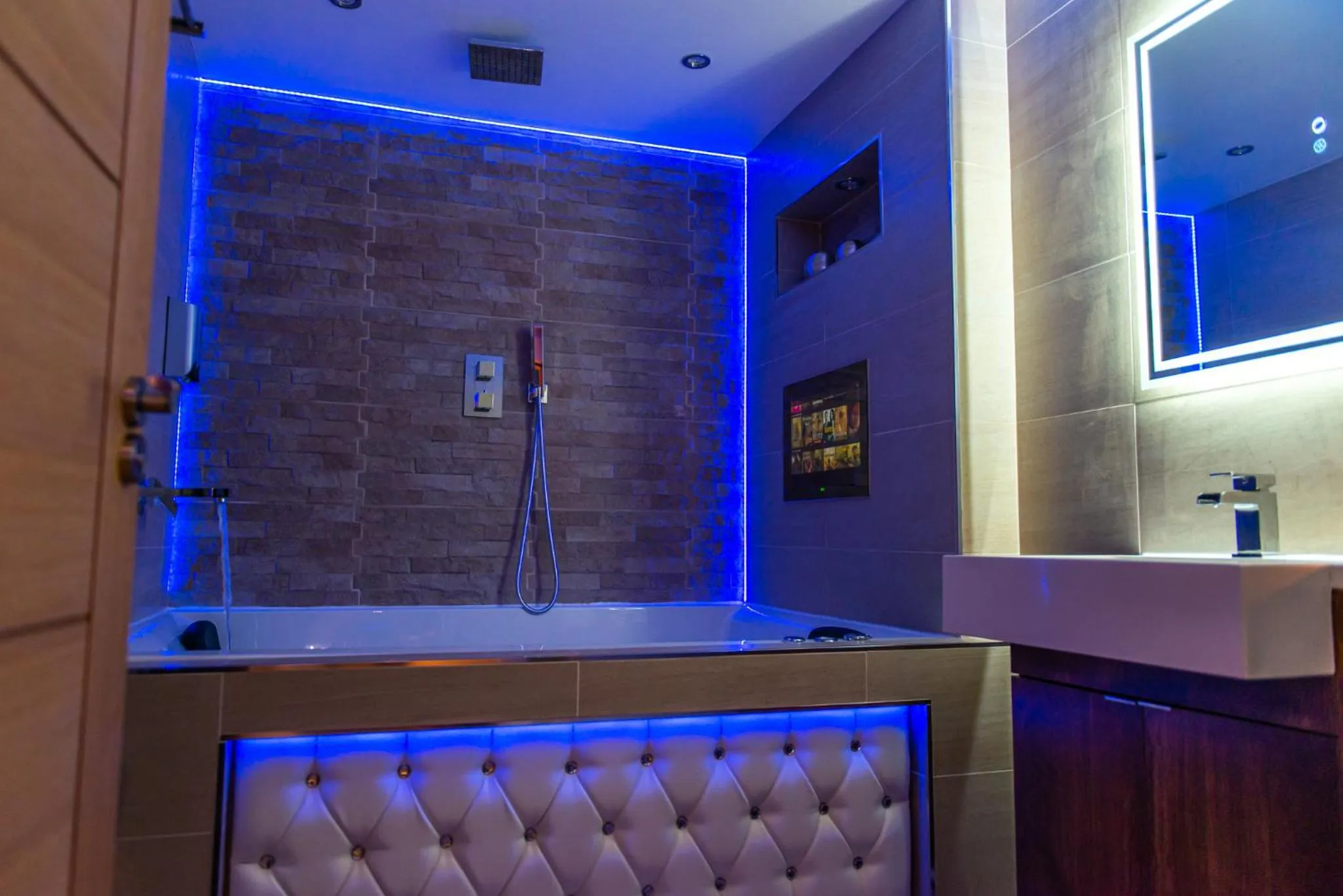 Bathroom in Optimal Apartments