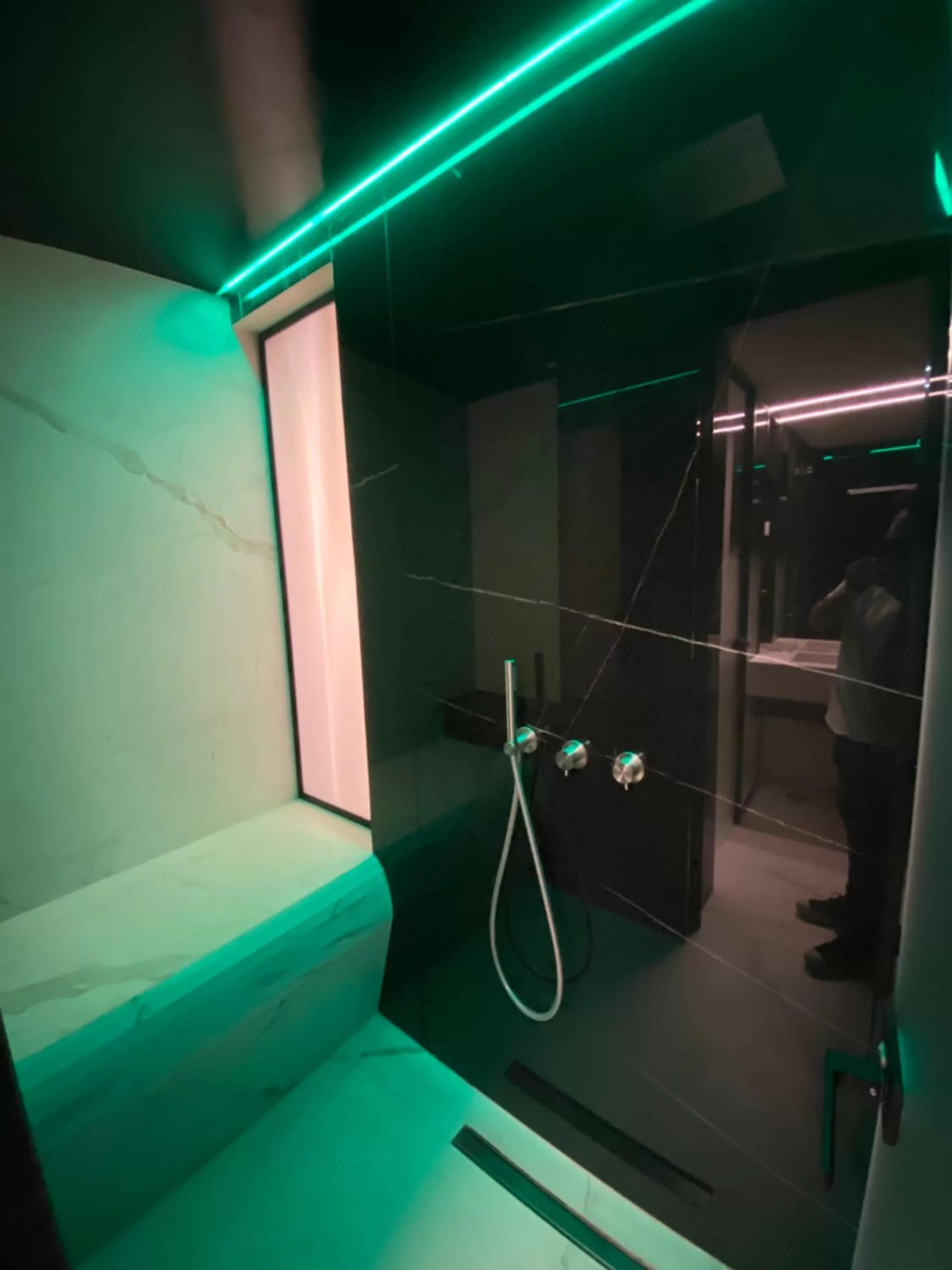 Shower in Relais sul Mare Boutique Hotel