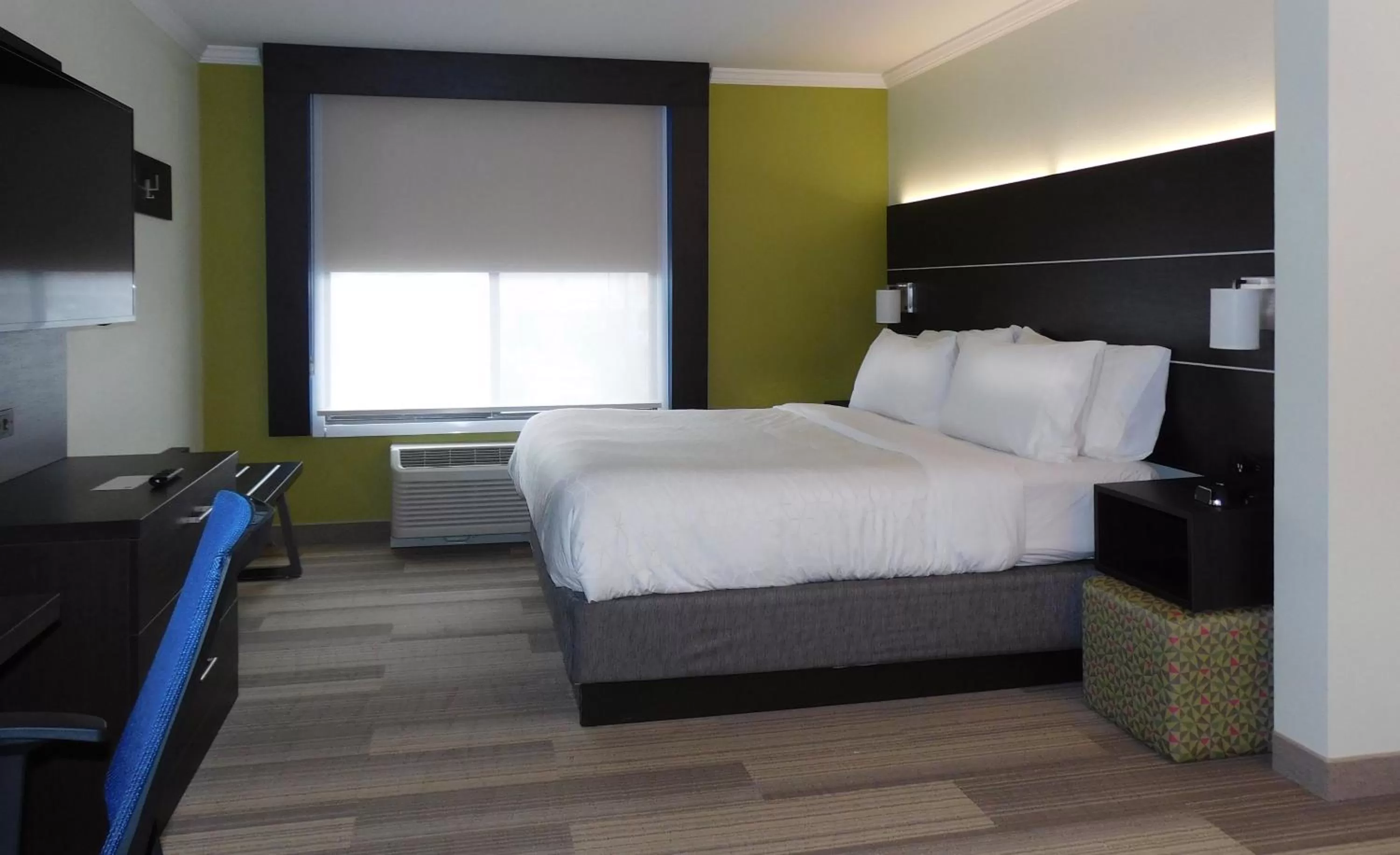 Bed in Holiday Inn Express - Coventry S - West Warwick Area by IHG