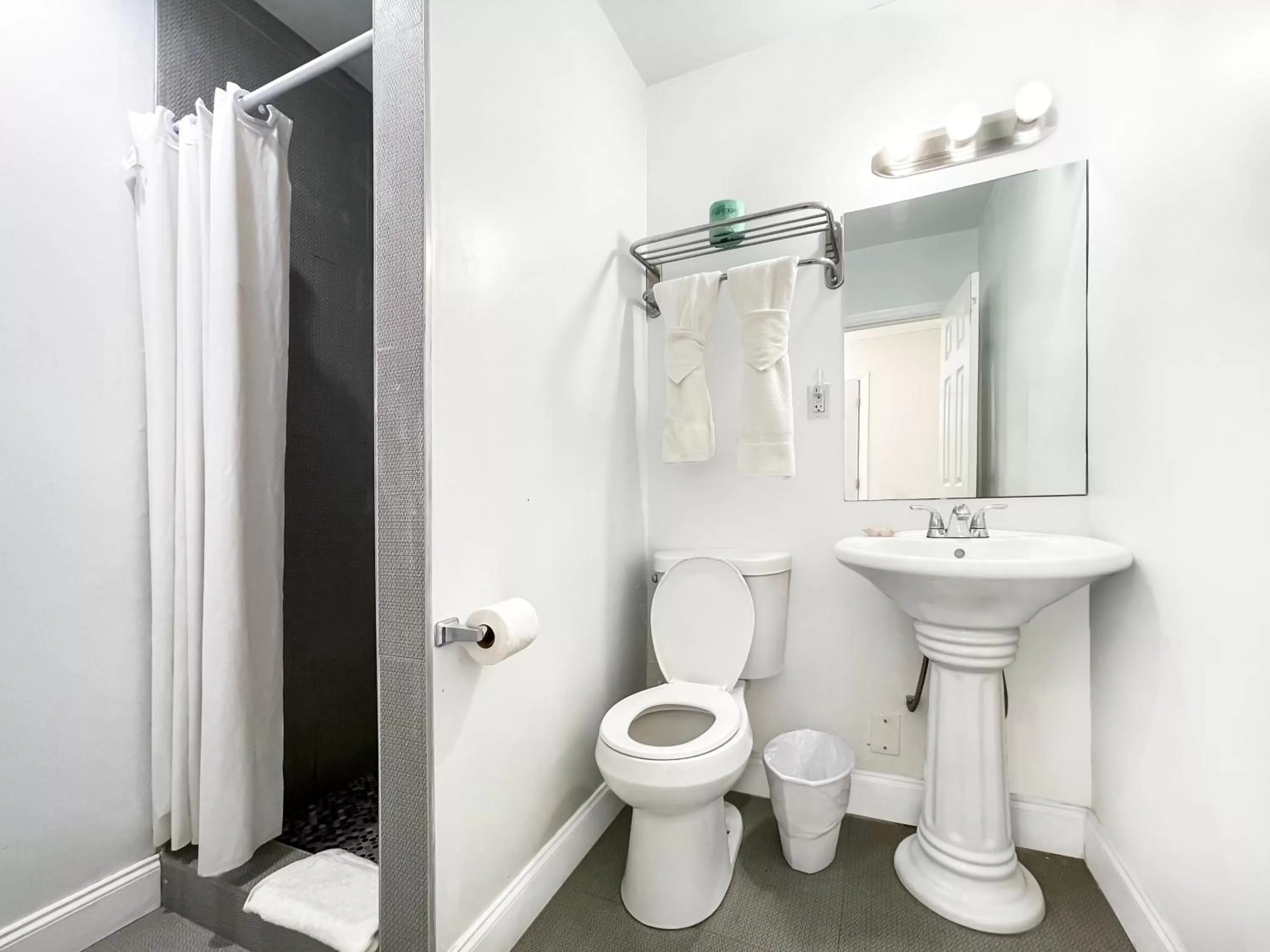 Bathroom in The Seagull