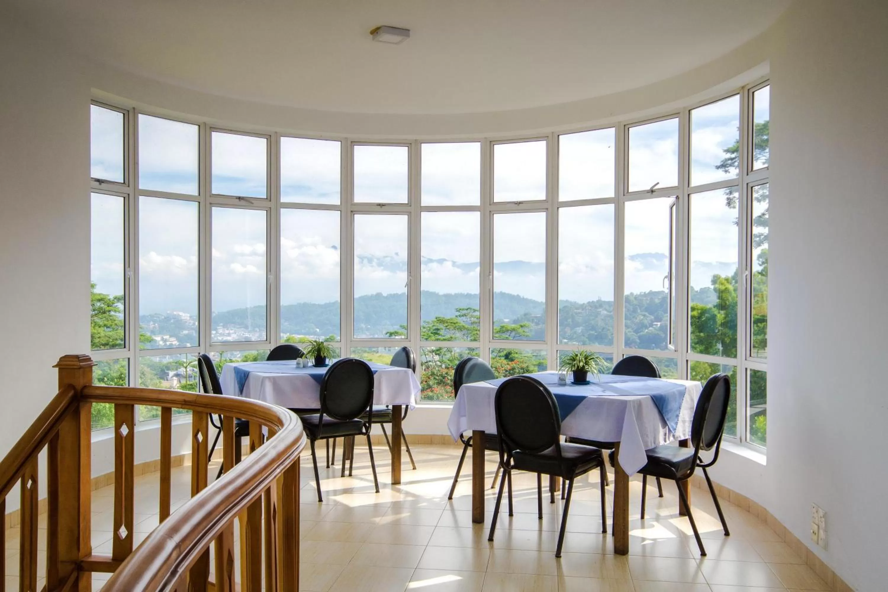 Kandyan View Holiday Bungalow free pickup from kandy