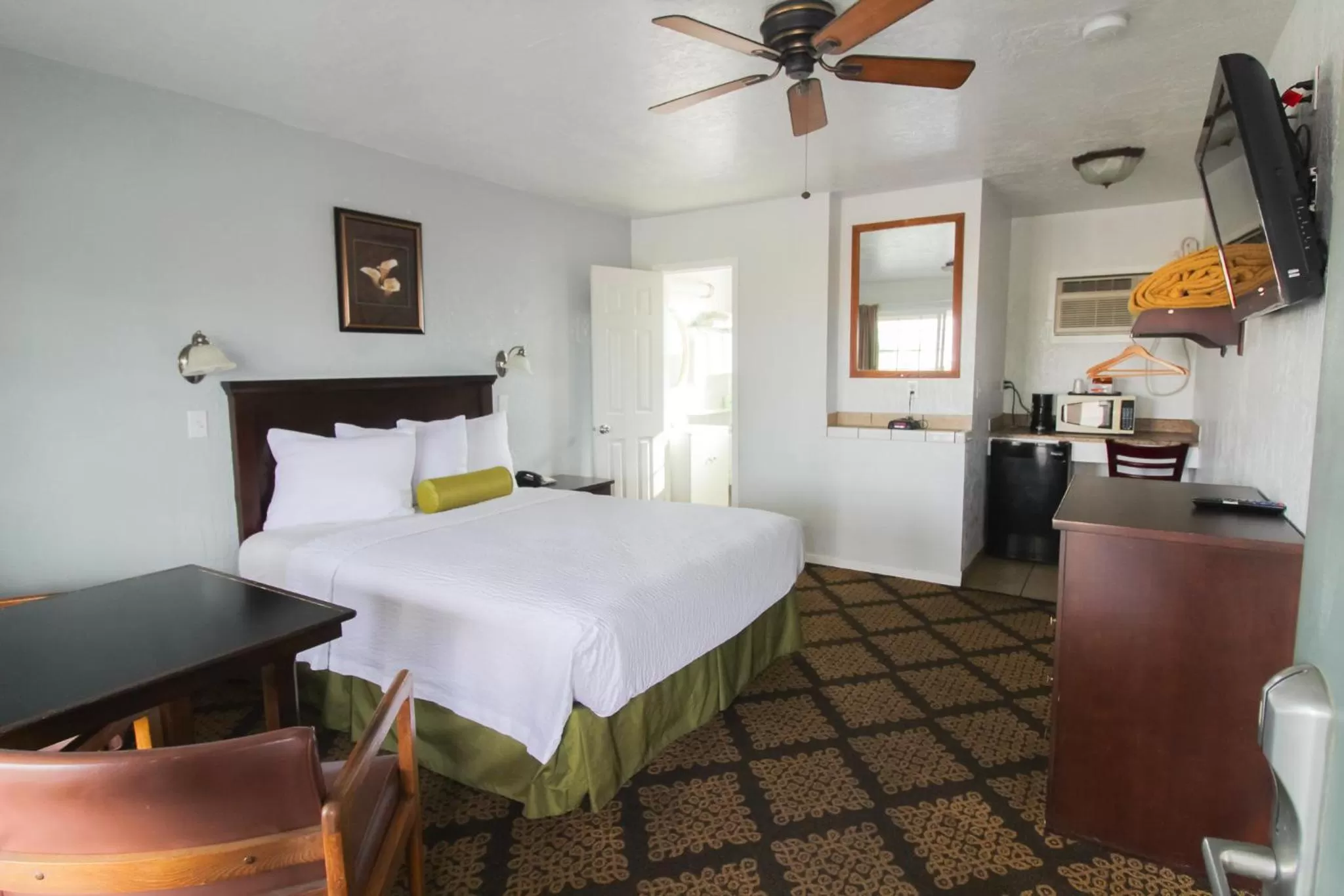 Bed in Stage Stop Inn Williams