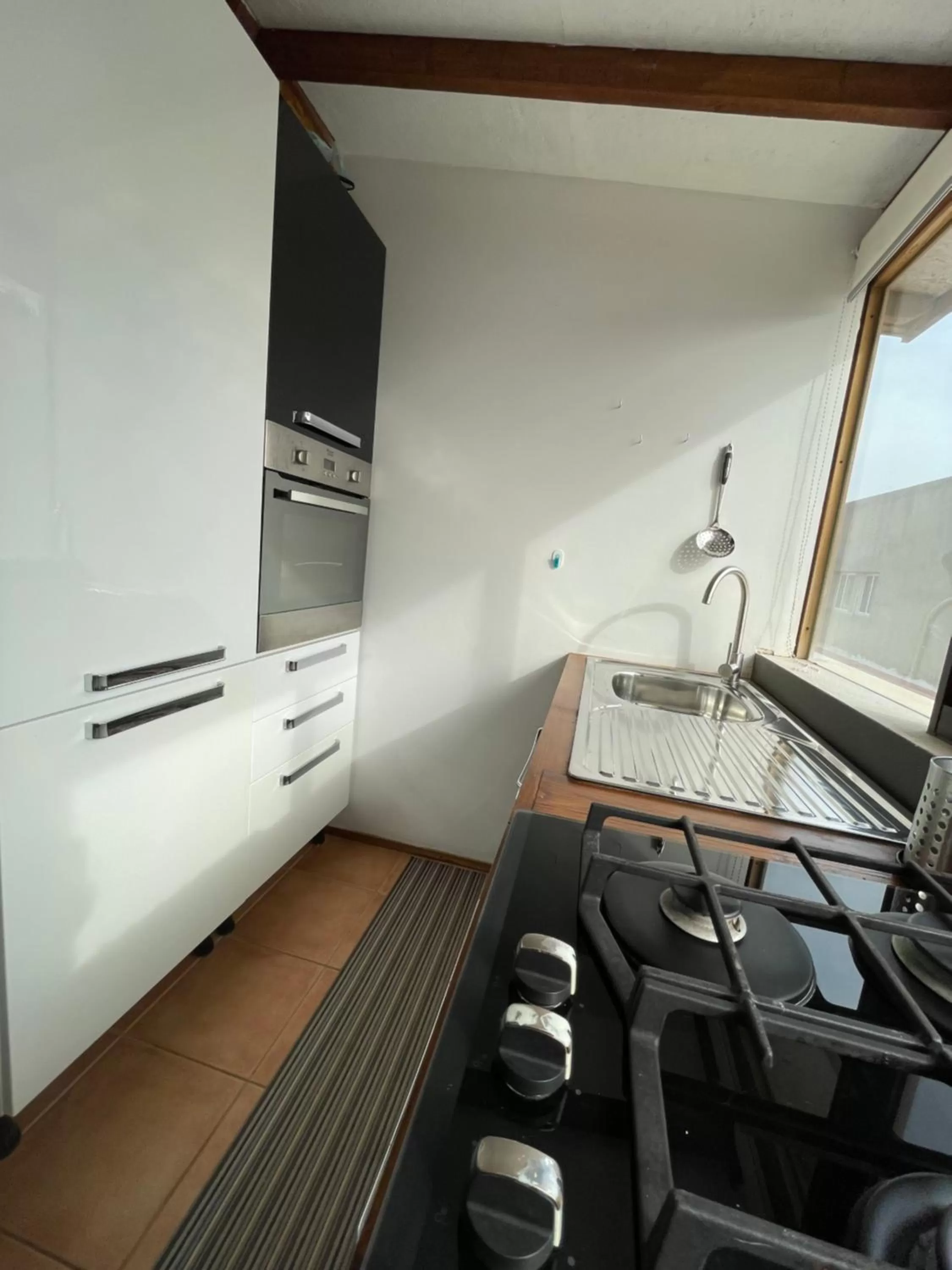 Kitchen or kitchenette in Blue Eagle Guesthouse - Casa de hospedes