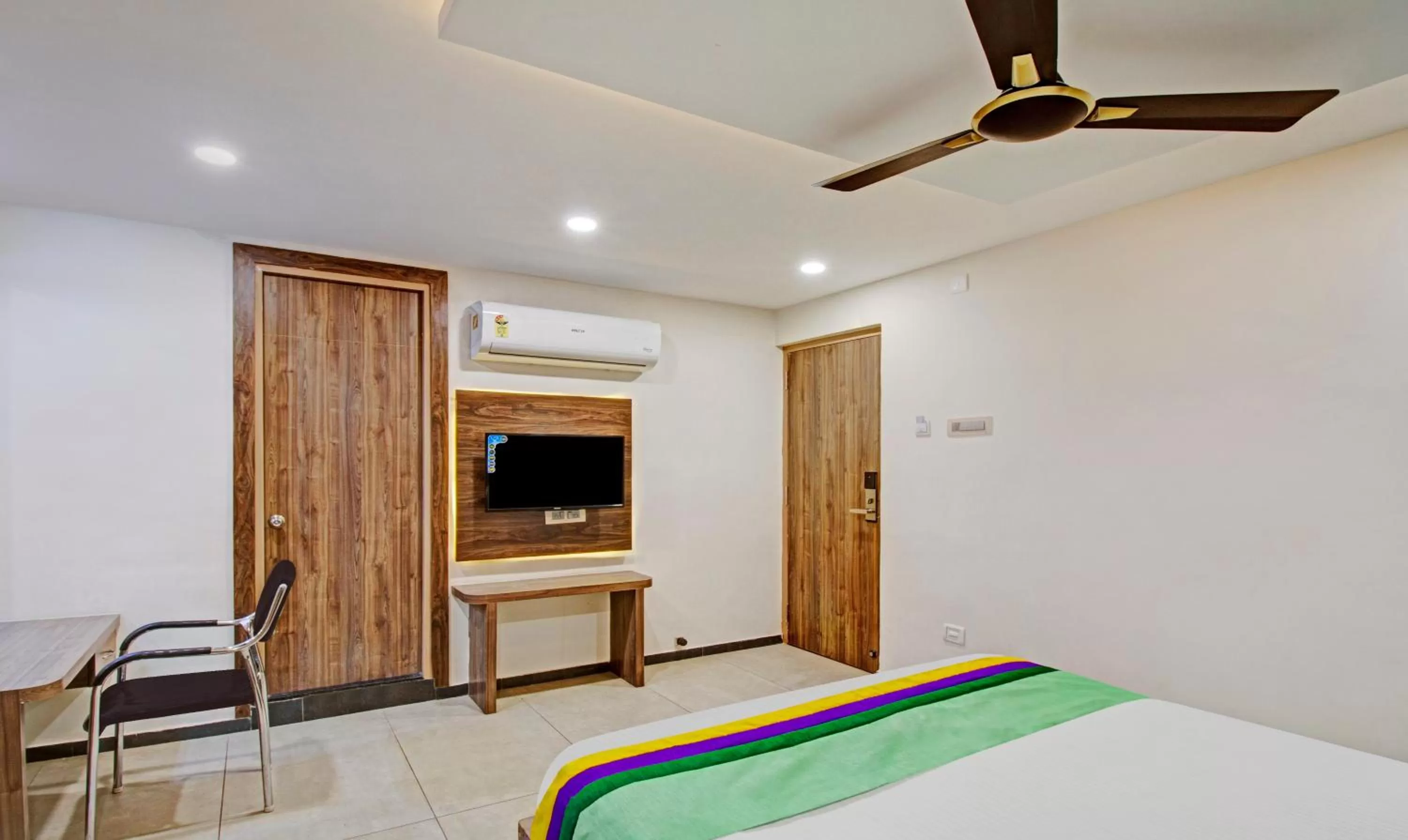 Bed in Treebo Usha Vasavi Alipiri Road, 2 Km From Tirupati Central Bus Station