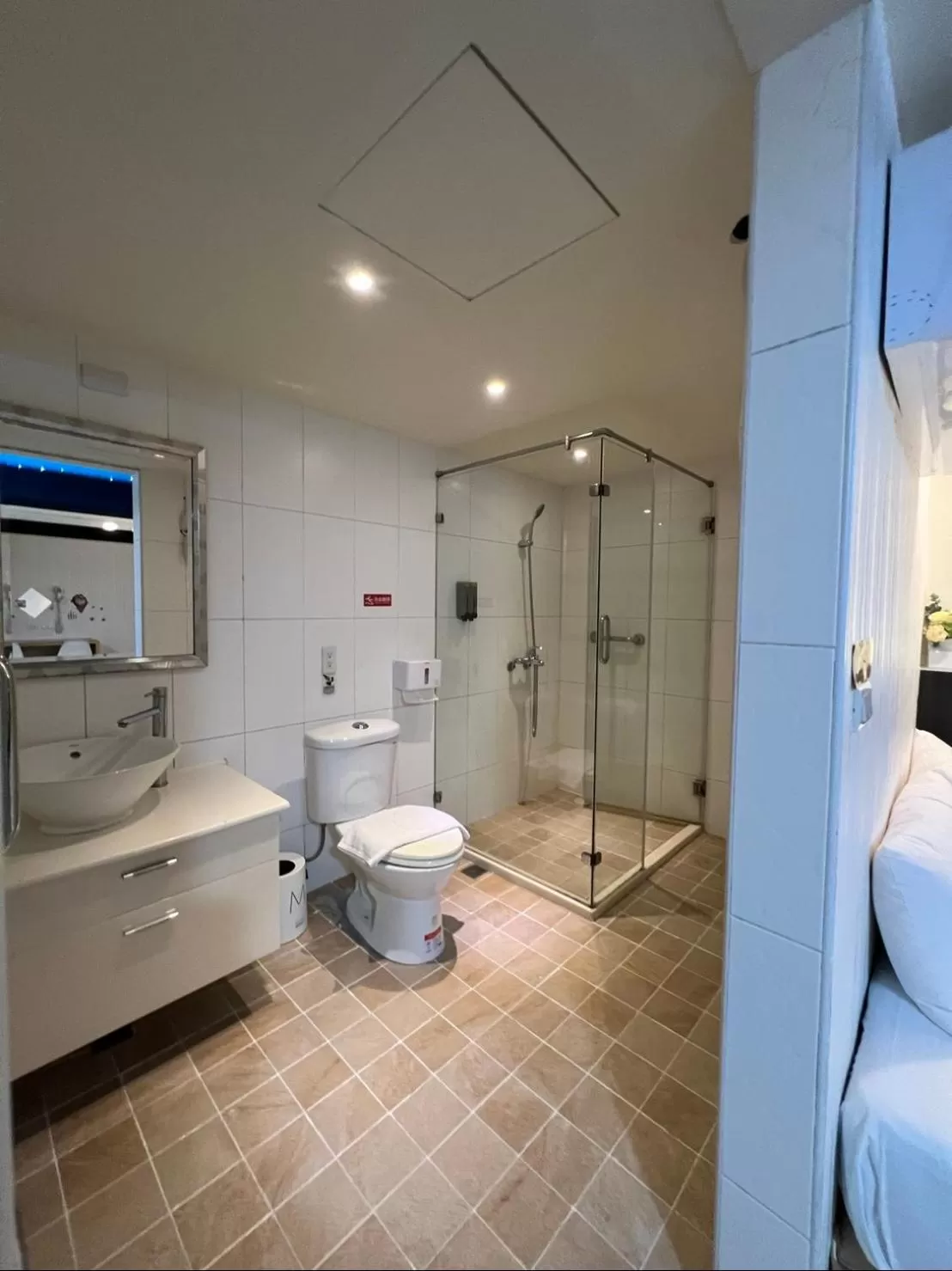 Bathroom in Joy Garden Hotel