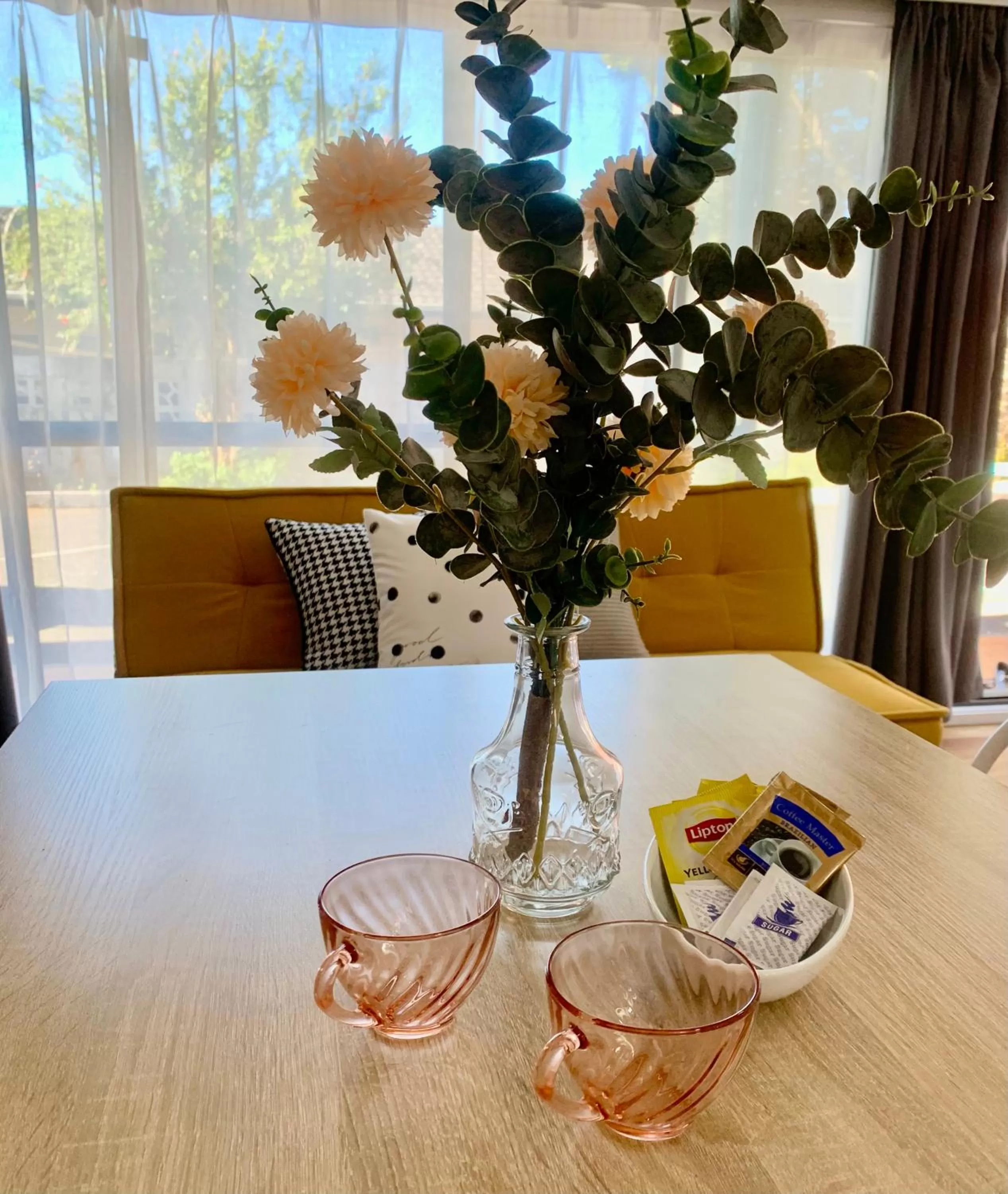 Dining area in Auckland Central Motel