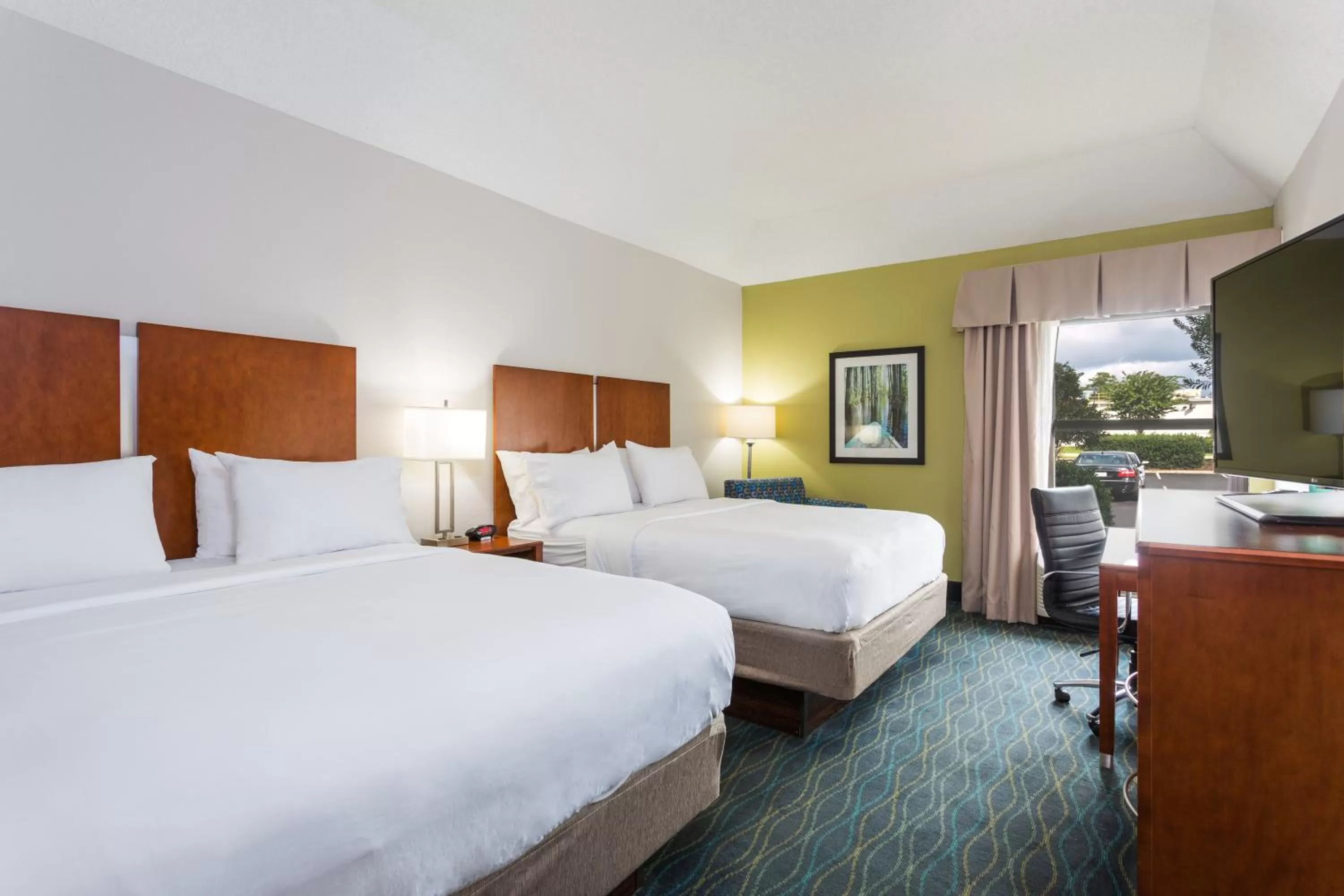 Holiday Inn Express & Suites Wilmington-University Center by IHG