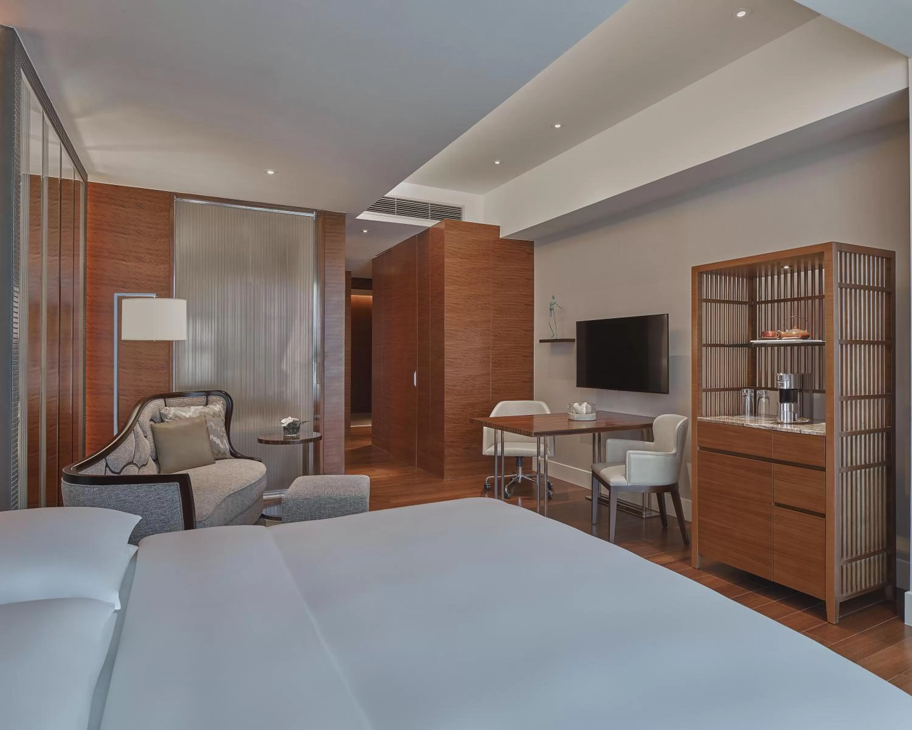 TV and multimedia, Bed in Grand Hyatt Manila