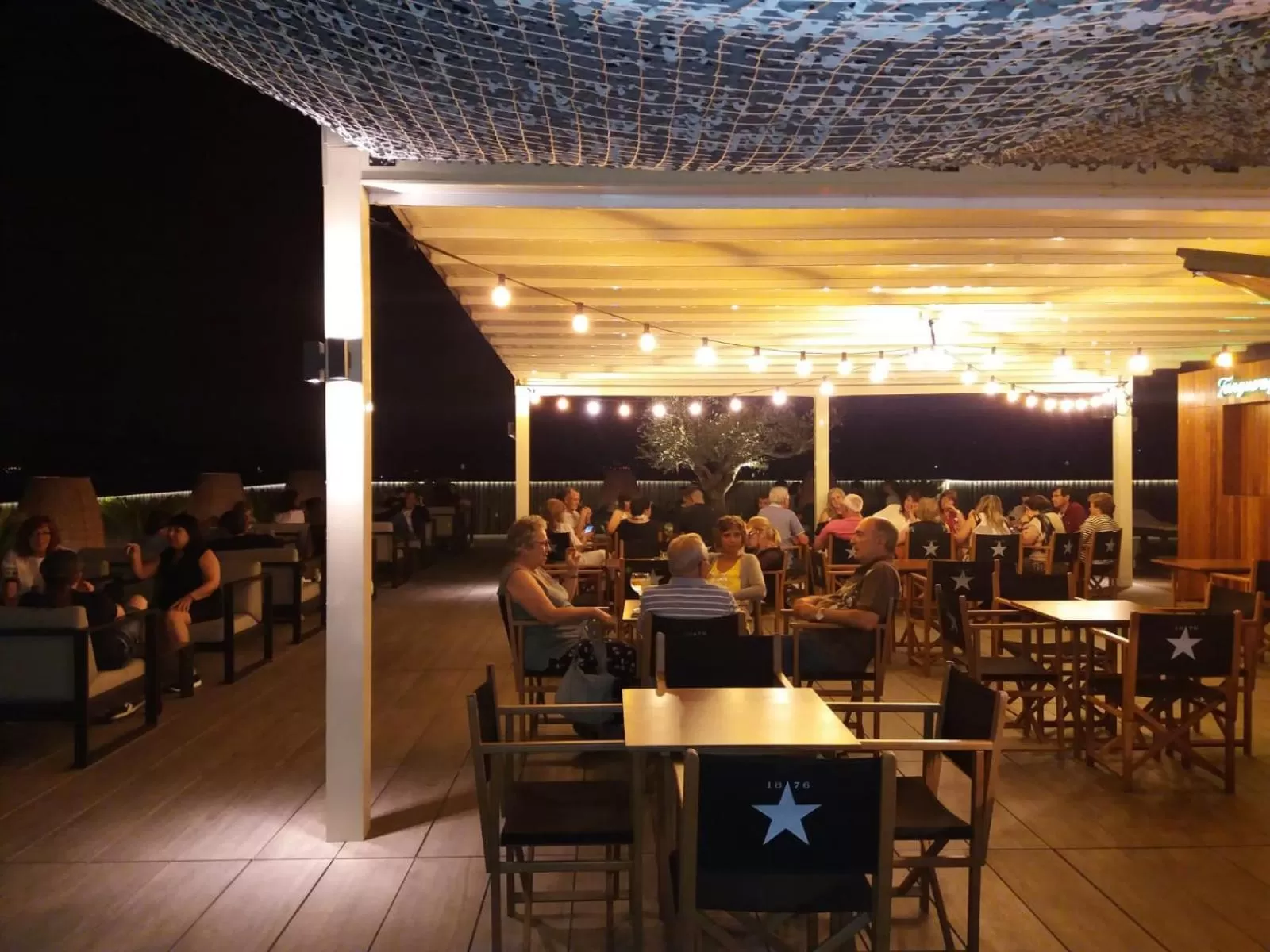 Patio in Hotel Urpí