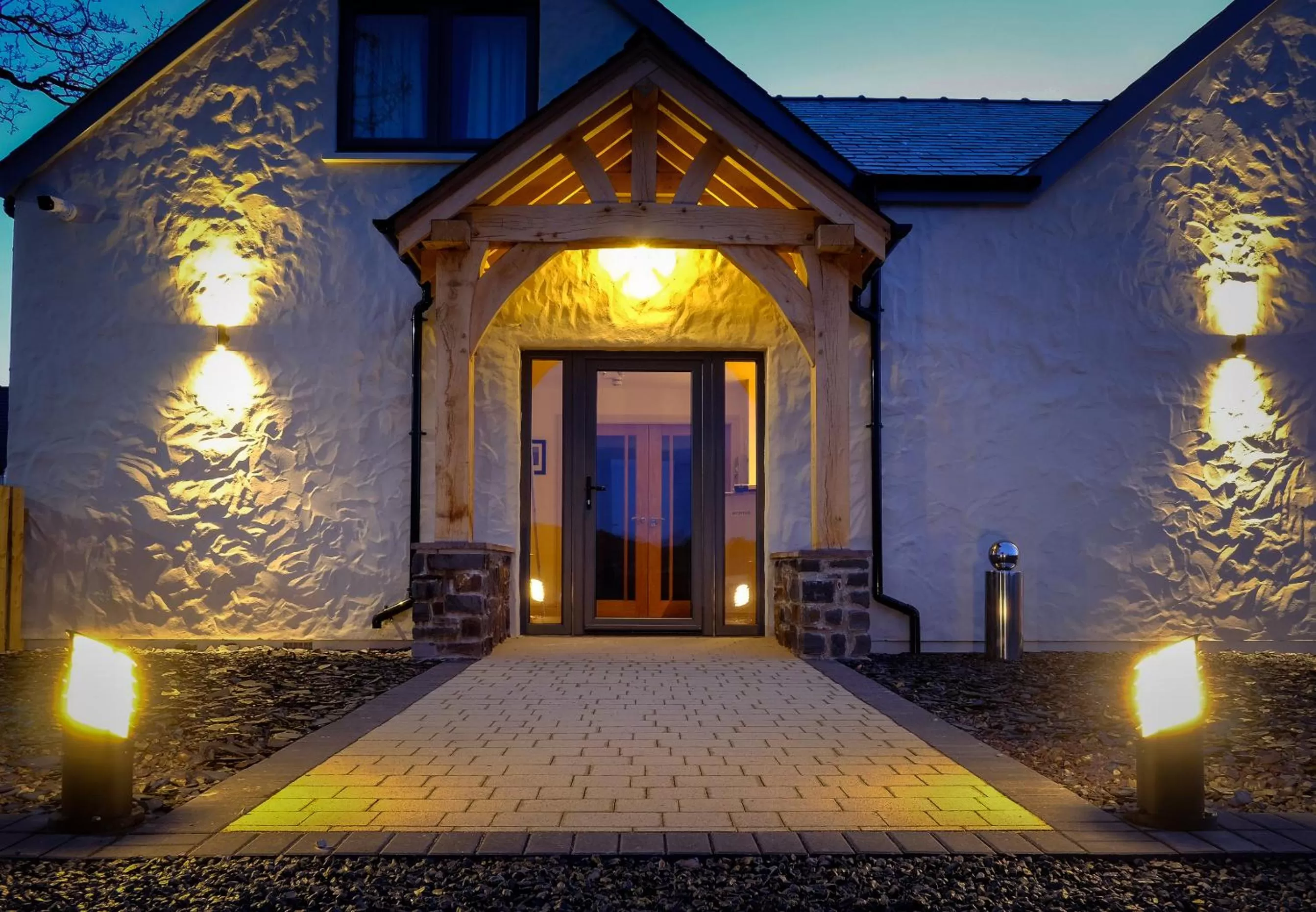 Facade/entrance in Canaston Oaks