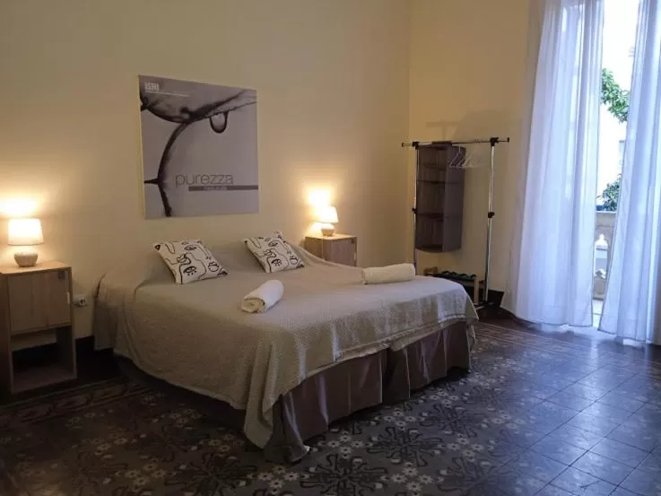 Balcony/Terrace, Bed in Nowhere Rooms