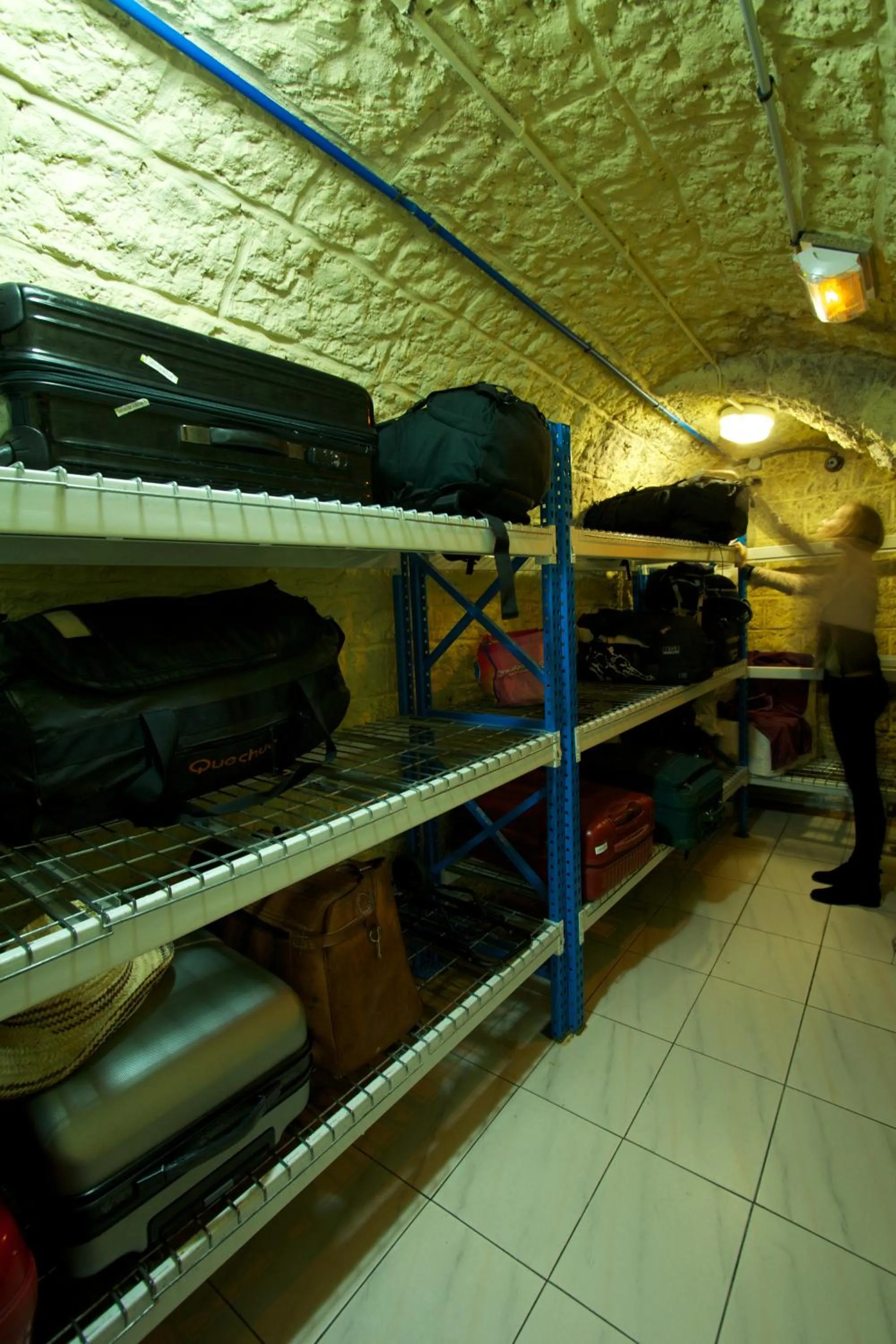 Area and facilities in Bastille Hostel