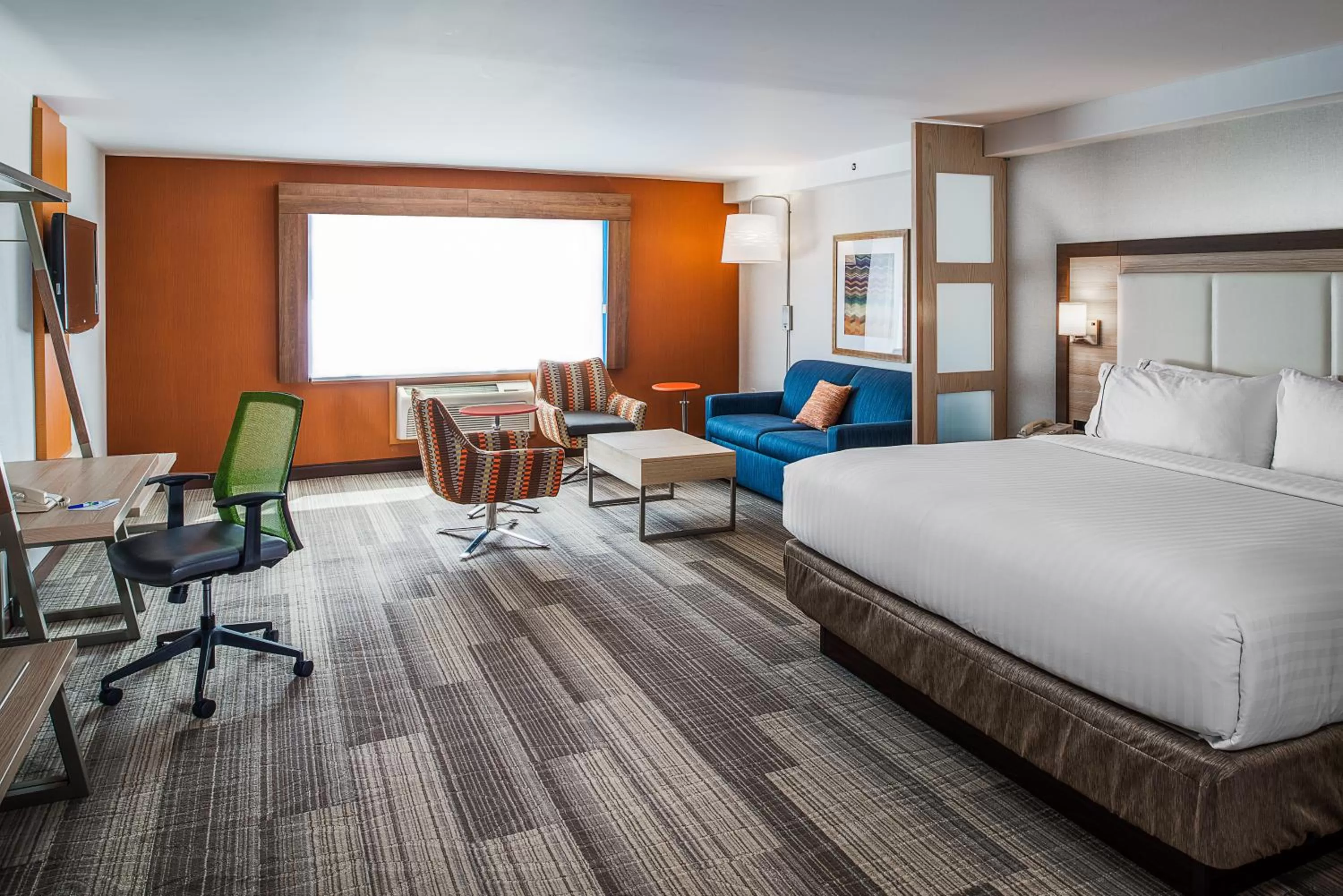 Photo of the whole room, Bed in Holiday Inn Express & Suites Halifax - Bedford by IHG