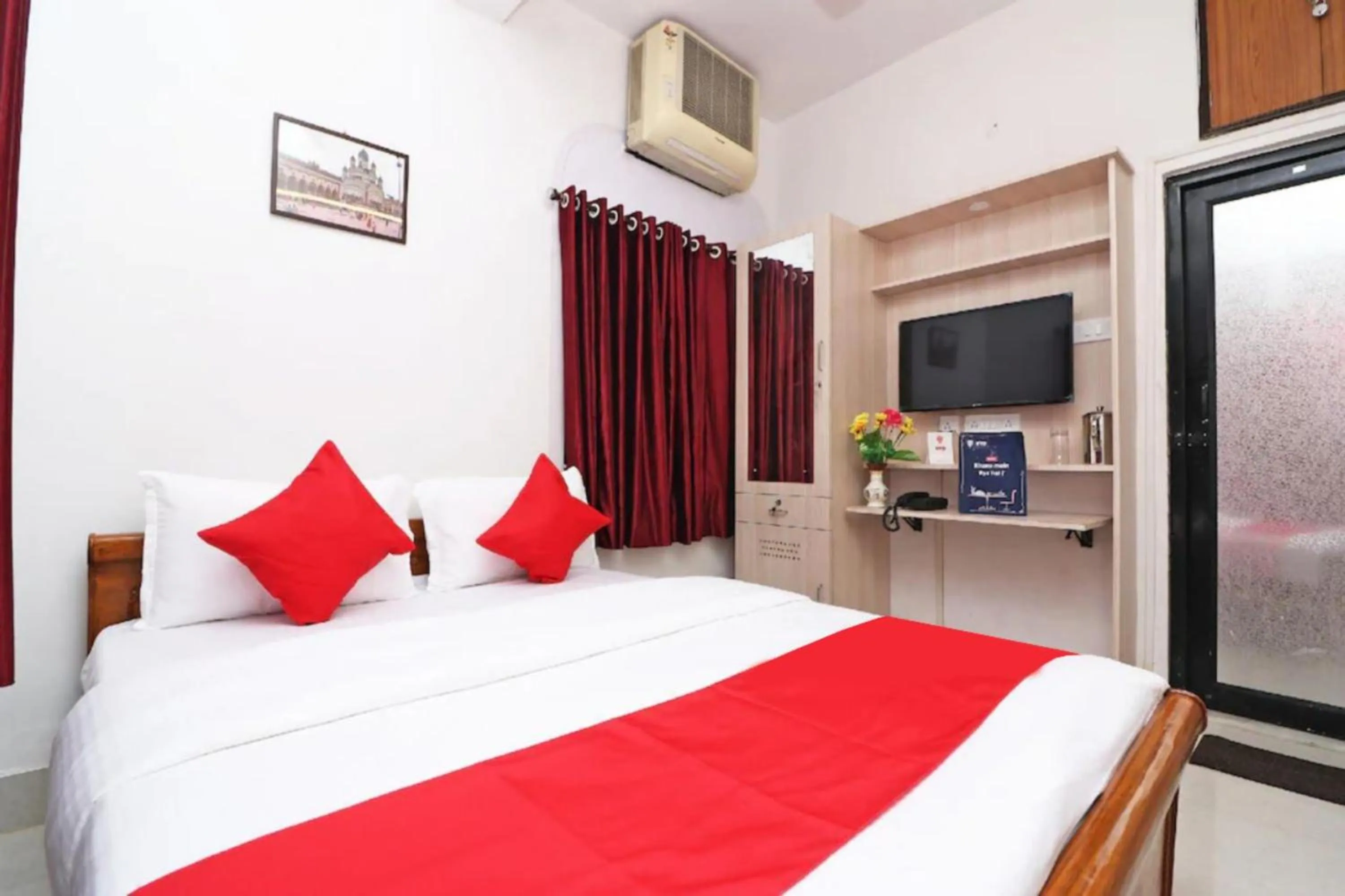 TV and multimedia, Bed in Goroomgo Hotel Manurama Ruby Kolkata