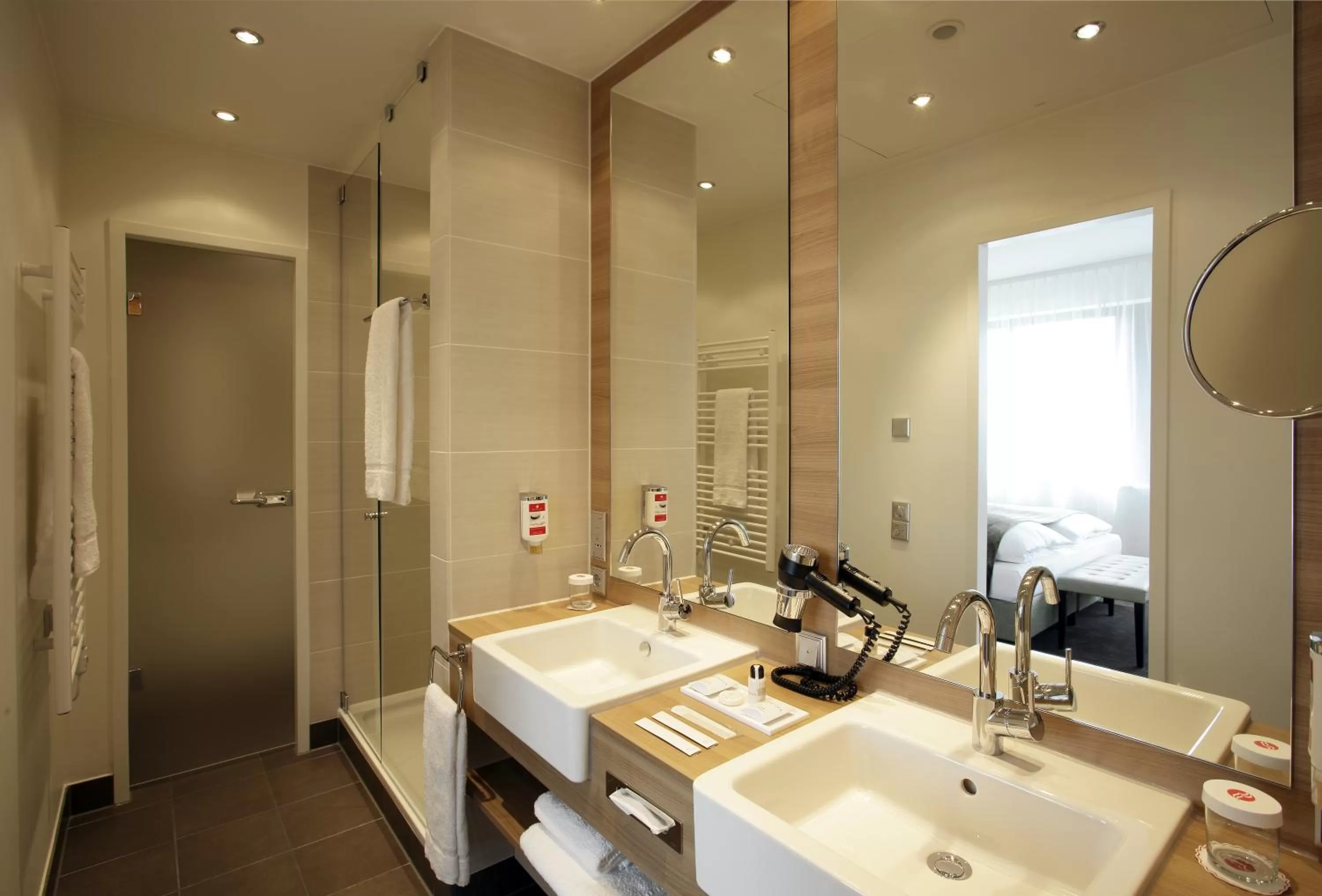 Bathroom in H4 Hotel Berlin Alexanderplatz