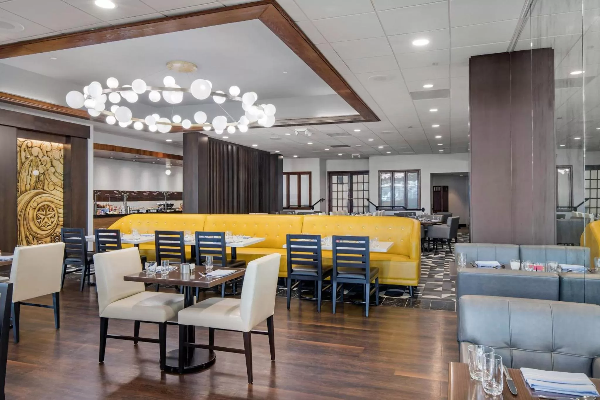 Restaurant/places to eat in Omni Charlotte Hotel