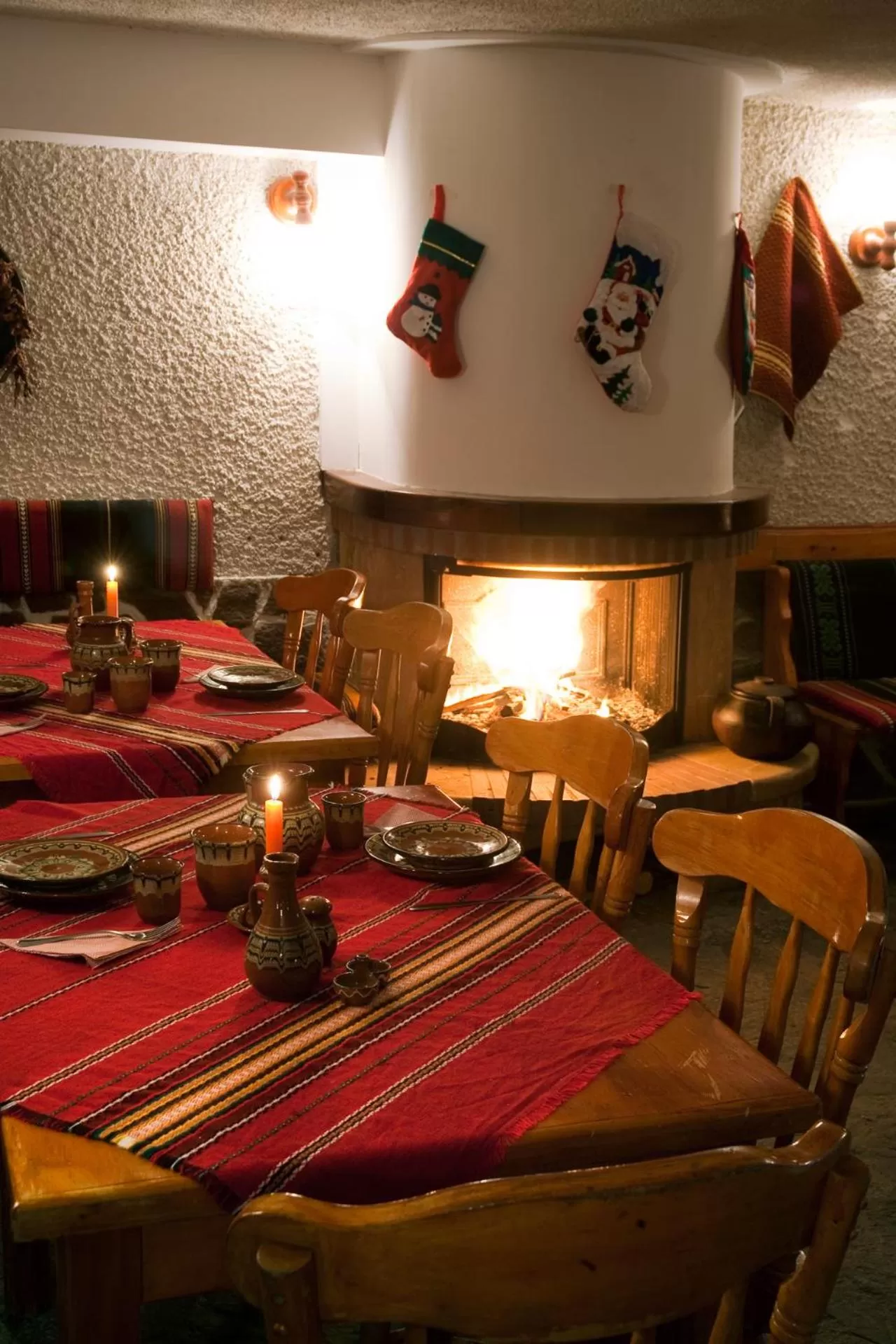 Restaurant/places to eat in Aneli Hotel