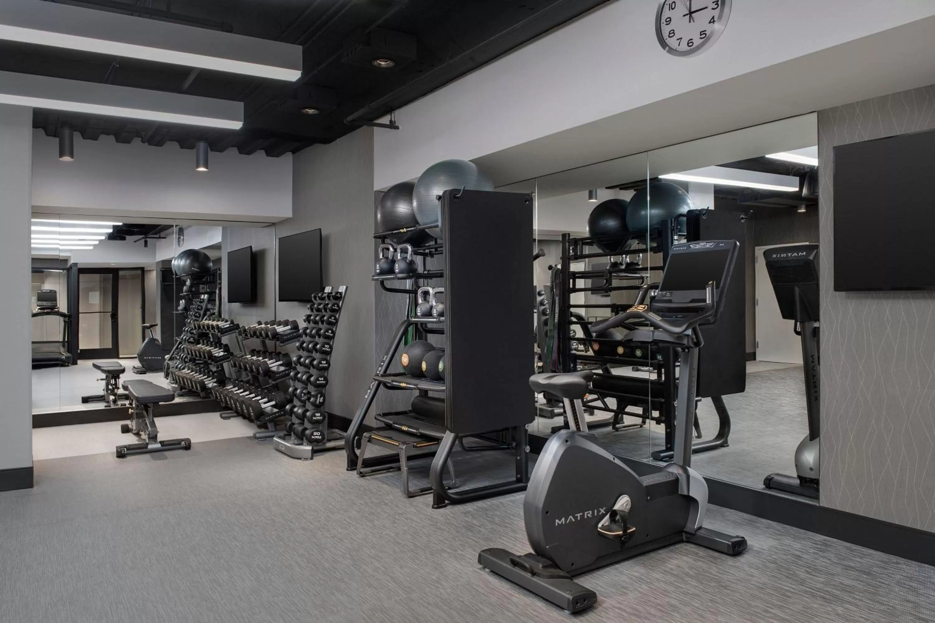 Fitness centre/facilities in Courtyard by Marriott Washington, DC Dupont Circle