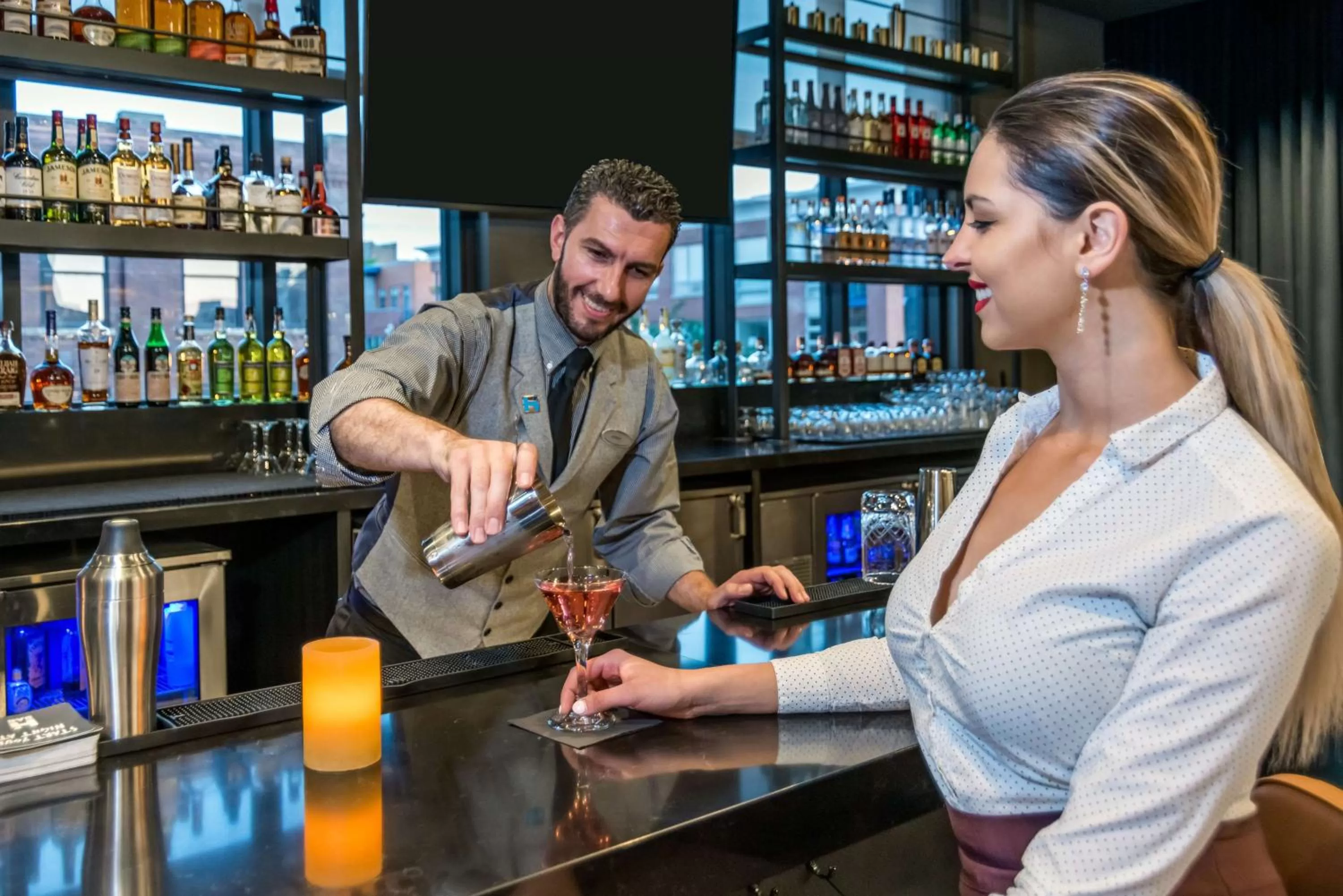 Lounge or bar in Hyatt House Chicago West Loop-Fulton Market