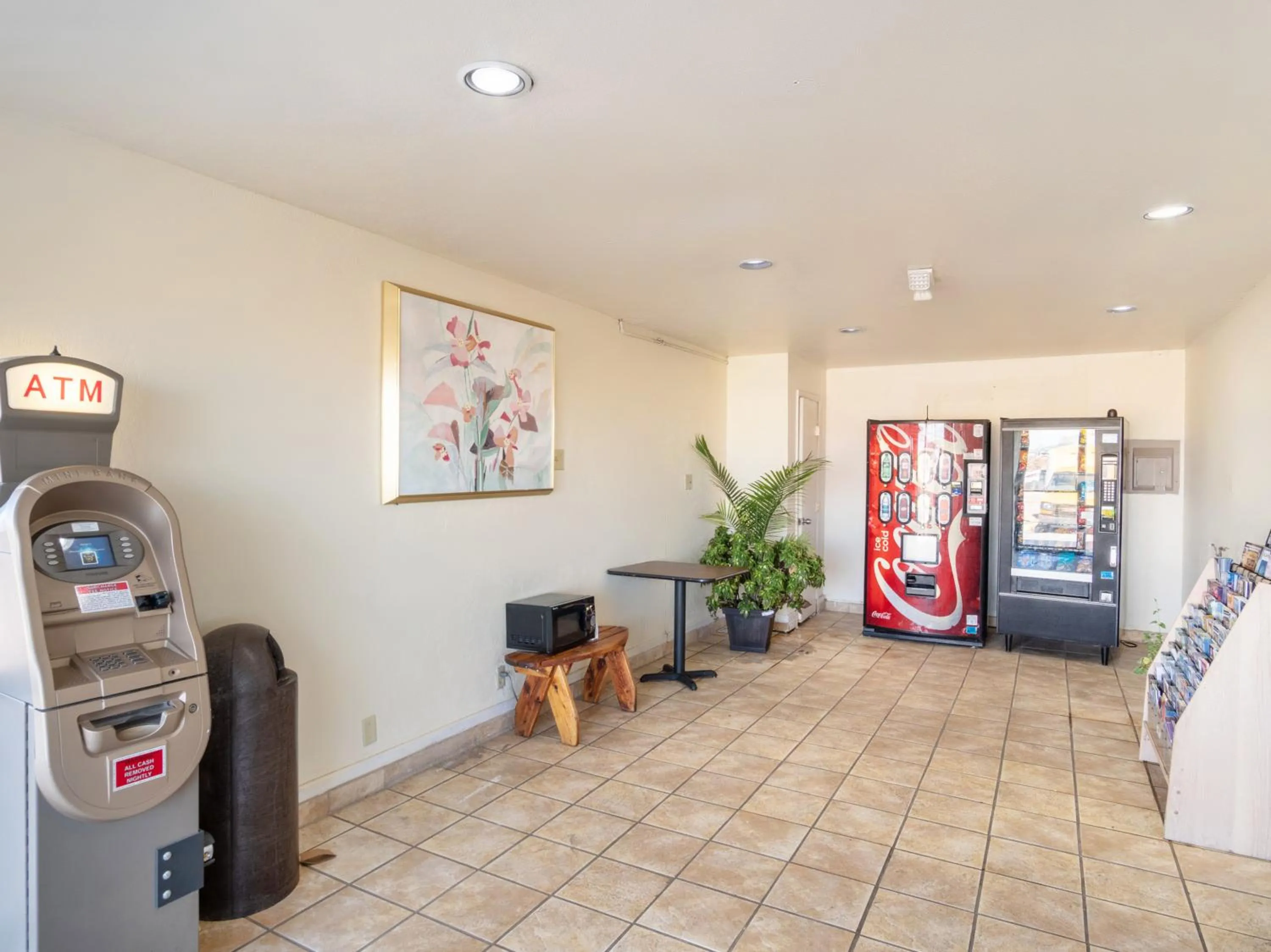 Lobby or reception in OYO Hotel Oklahoma City Northeast