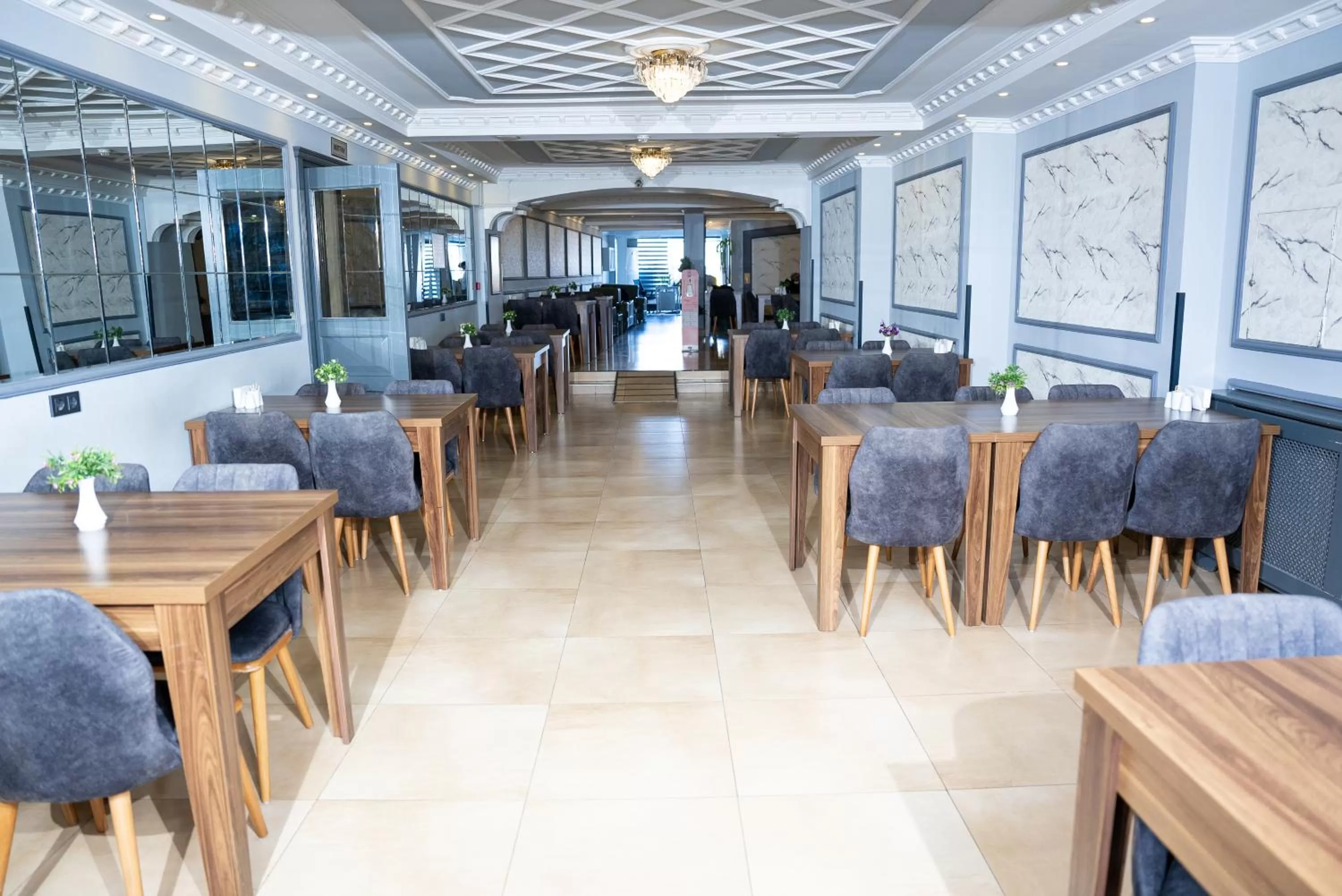 Restaurant/places to eat in Istanbul Panorama Hotel