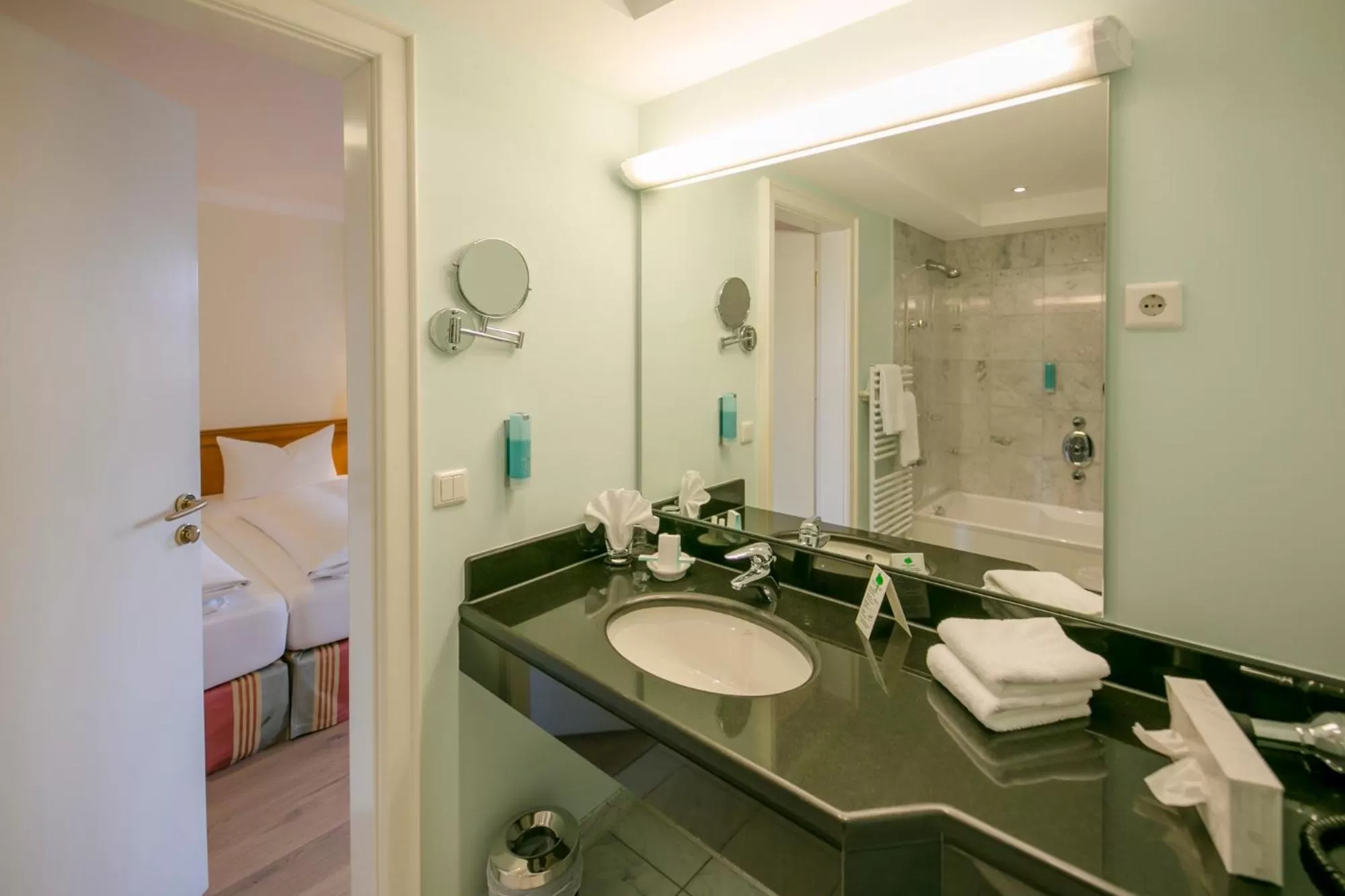 Photo of the whole room in Hotel Sailer