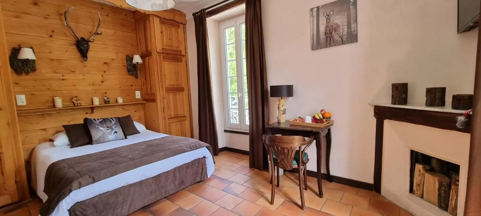 Bed in La Bonne Auberge