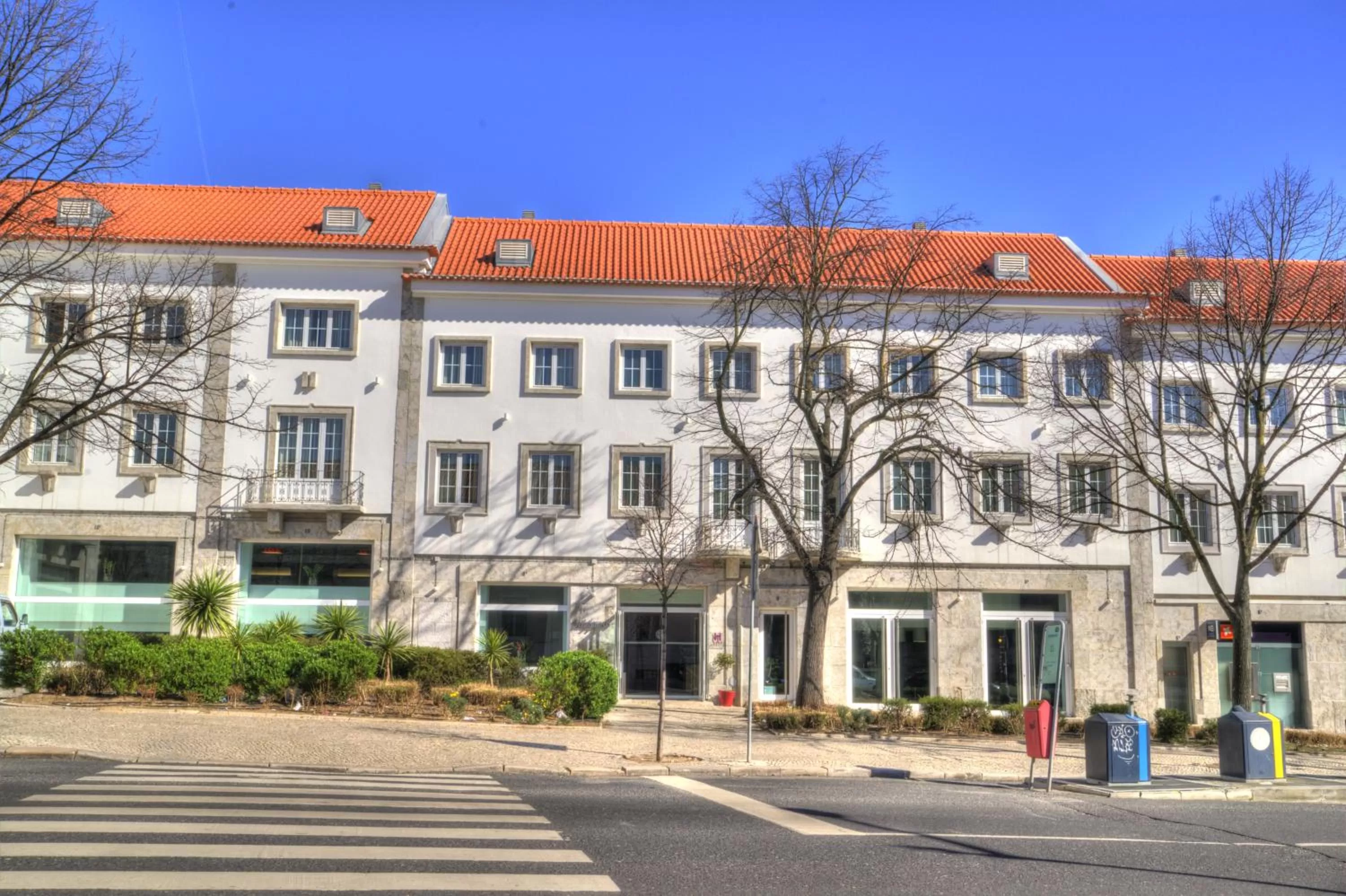 Facade/entrance in Hotel Jeronimos 8