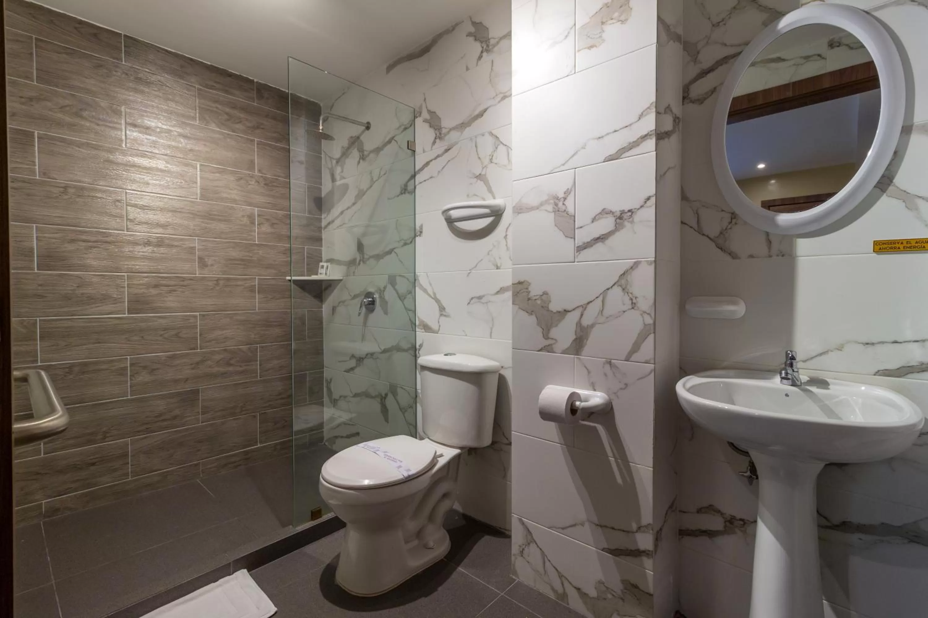 Shower in Hotel Sada