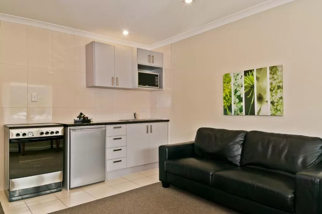 Kitchen or kitchenette in Picton Accommodation Gateway Motel