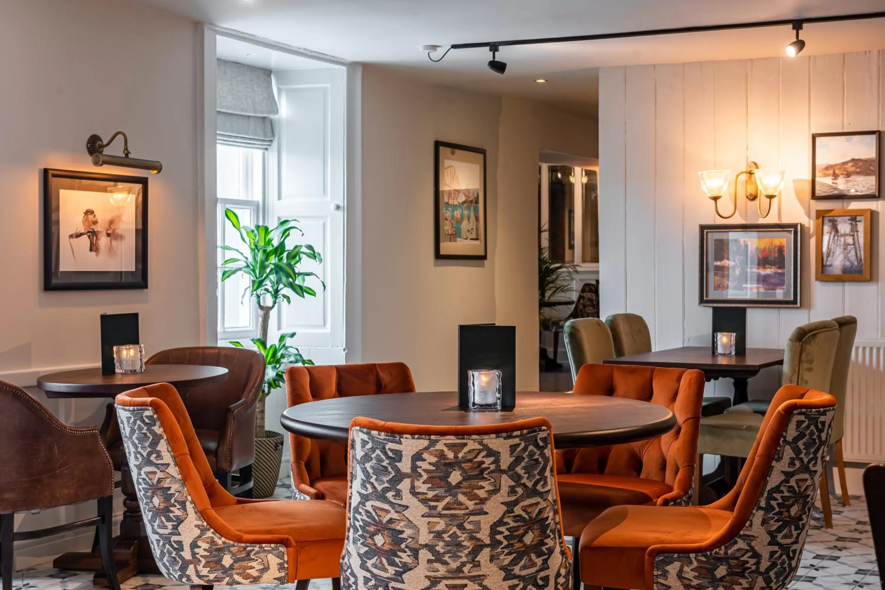 Restaurant/places to eat in The Hawes Inn by Innkeeper's Collection